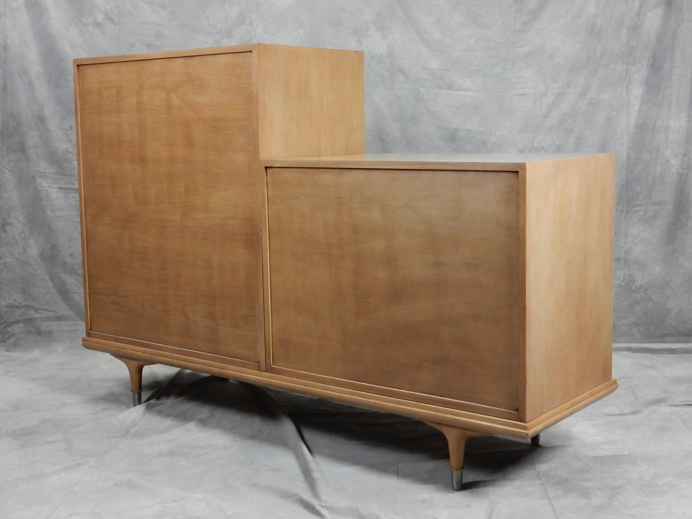 Mid-Century Designer Renzo Rutili Chest of Drawers Commode In Good Condition In Las Vegas, NV