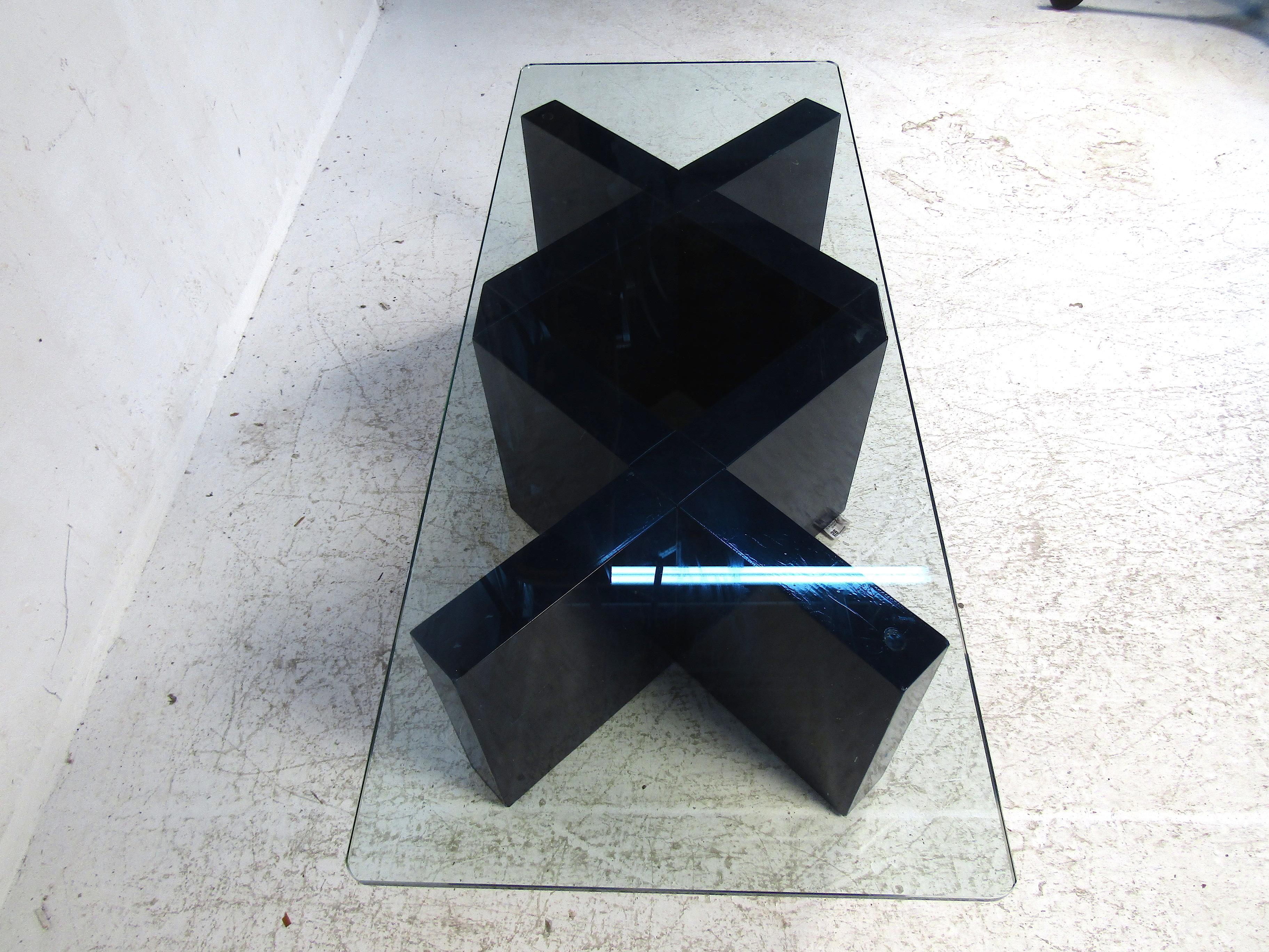 Verre Table basse design du milieu du siècle dernier en vente