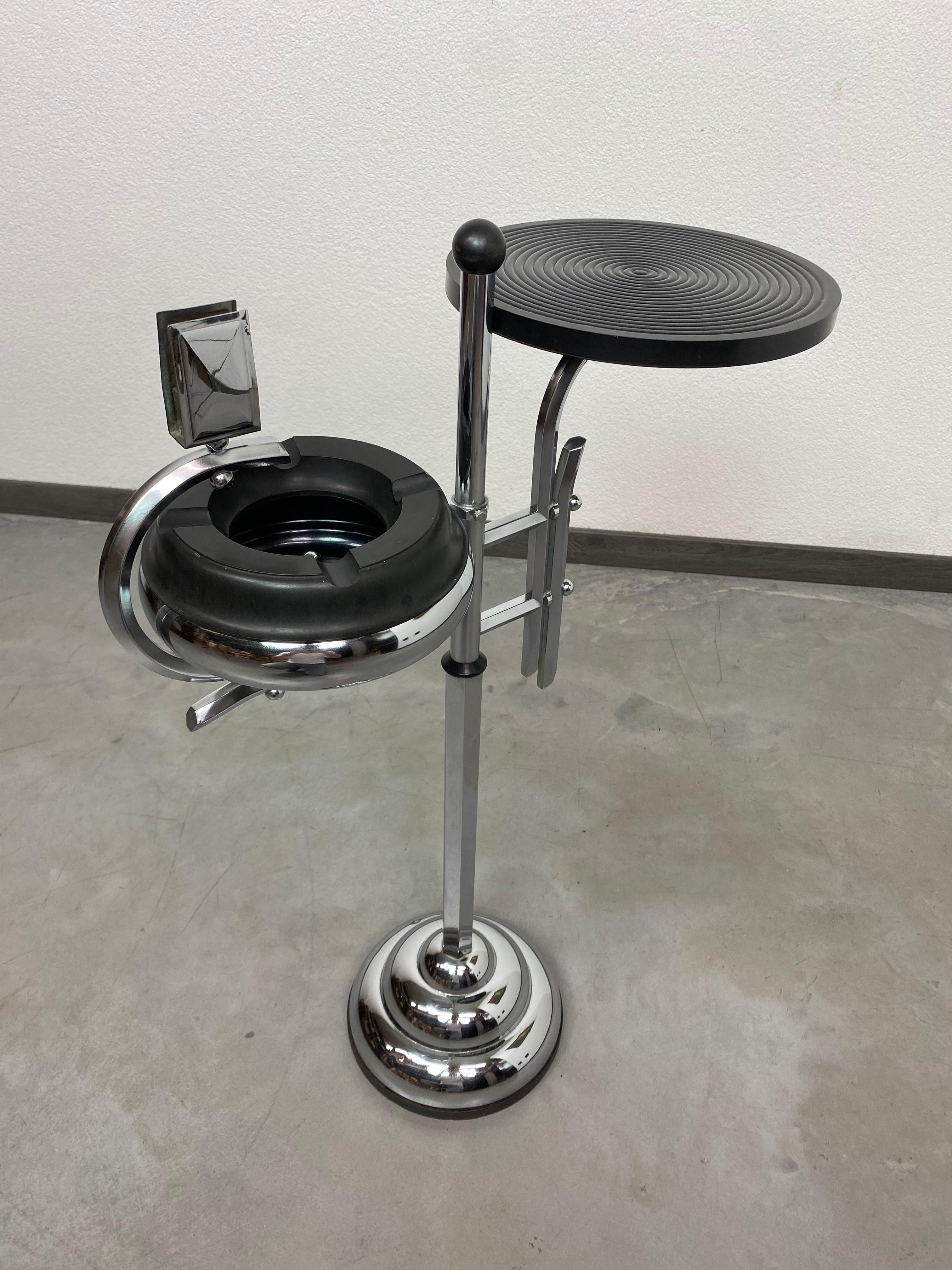 Mid-Century Modern Mid-century desin ashtray stand For Sale