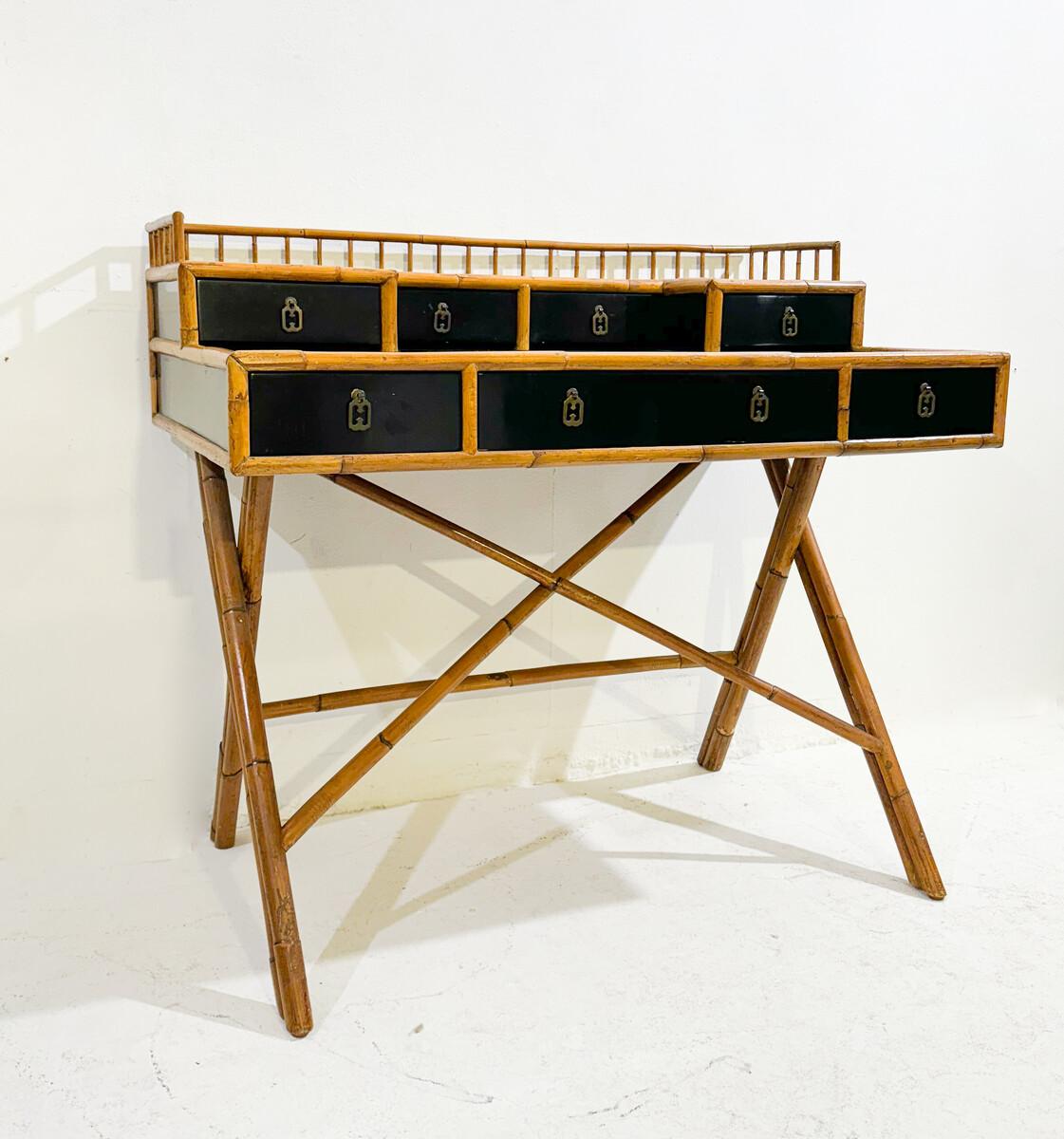 Schreibtisch aus der Mitte des Jahrhunderts aus Bambus und schwarzem Lack von E. Murio, 1960er Jahre im Angebot 1