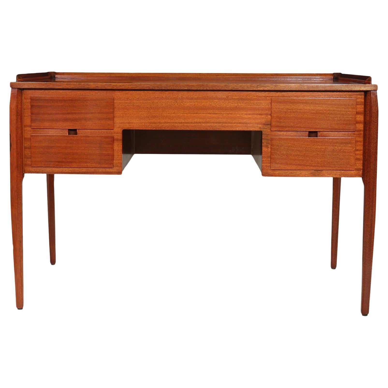 Mid century Desk by Gio Ponti For Sale
