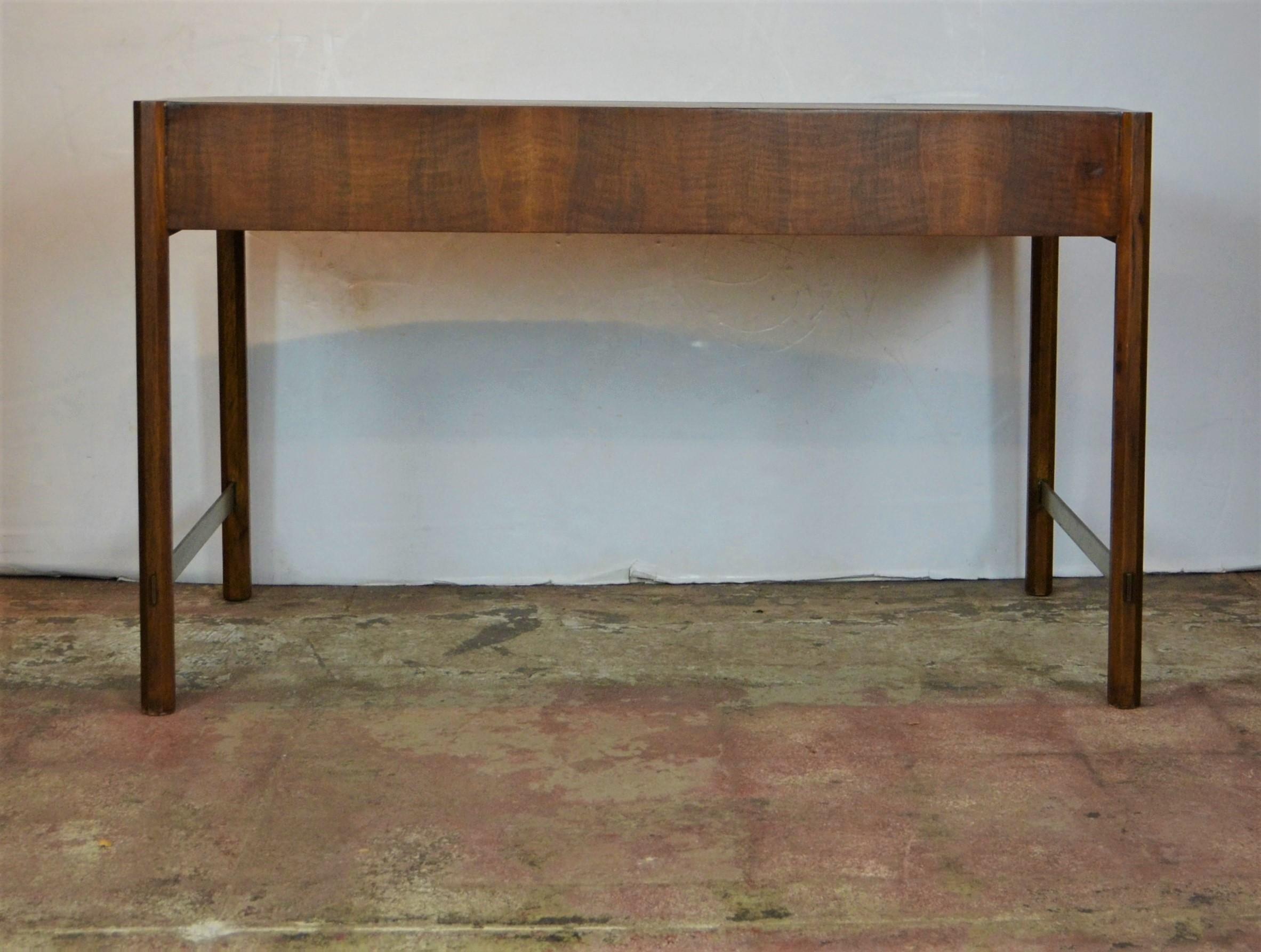 Midcentury Desk by Hekman 1