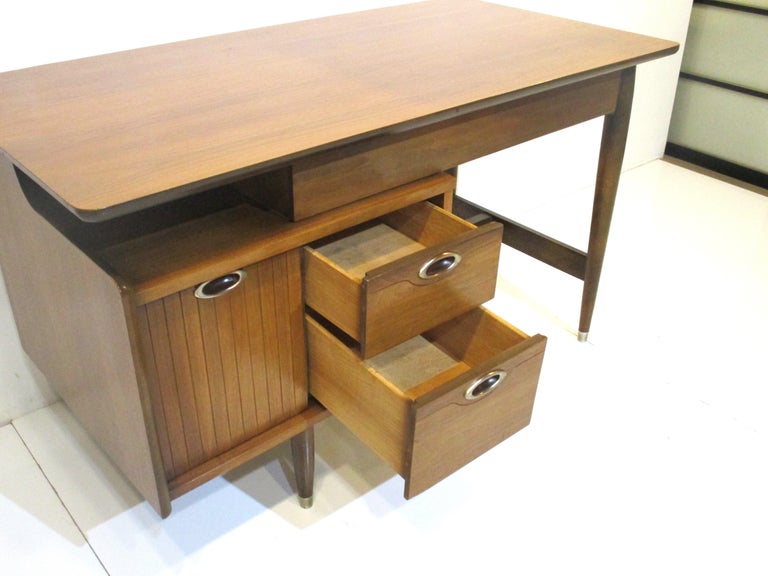 Mid Century Desk by Hooker For Sale 1