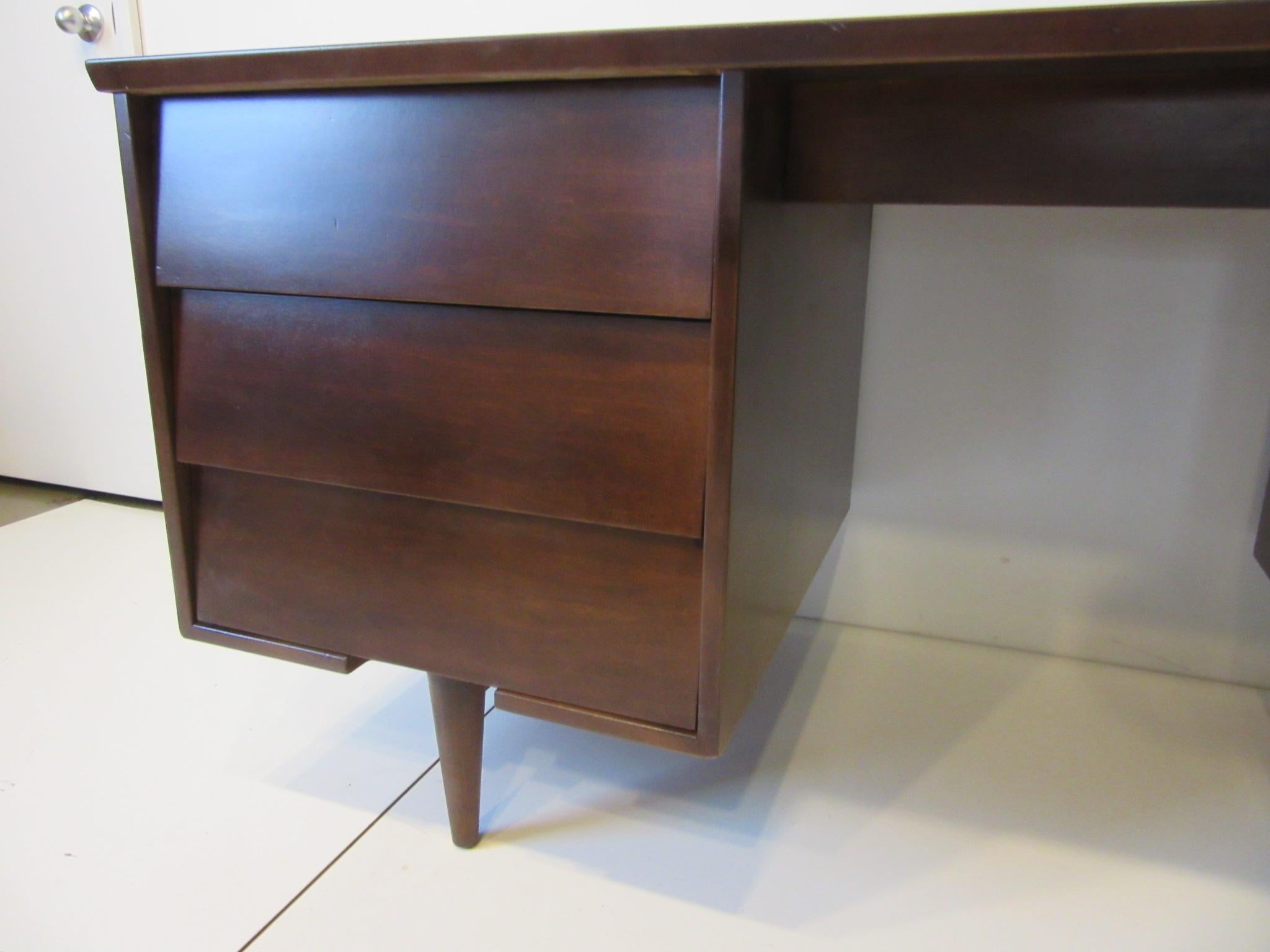 Midcentury Desk by Mengel Furniture In Good Condition In Cincinnati, OH