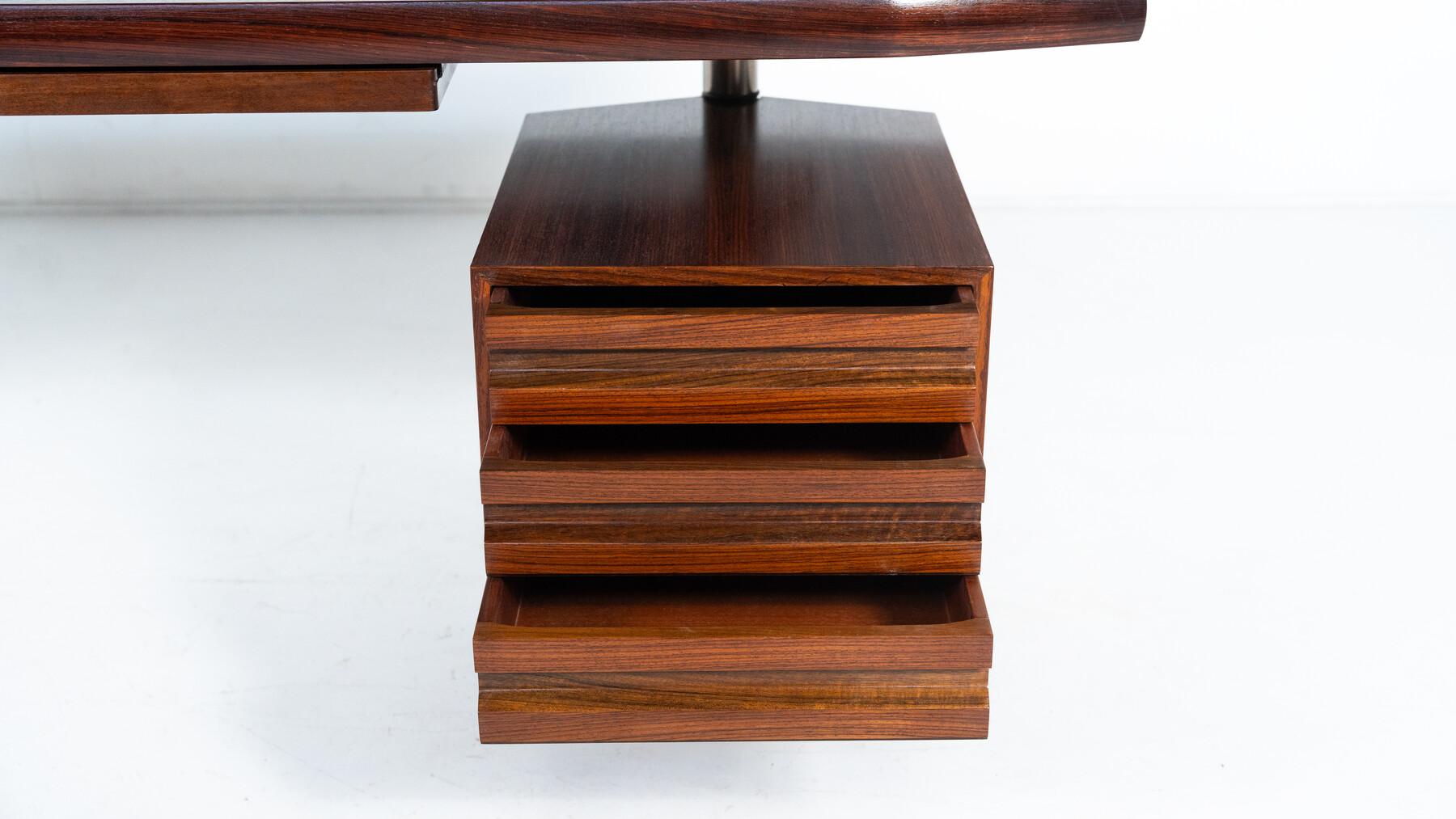 Mid-Century Desk by Osvaldo Borsani for Tecno, Italy, 1960s For Sale 8