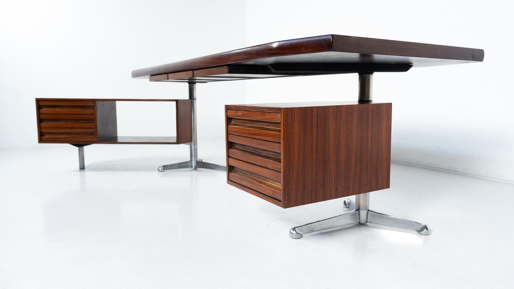 Mid-Century Desk by Osvaldo Borsani for Tecno, Italy, 1960s For Sale 1