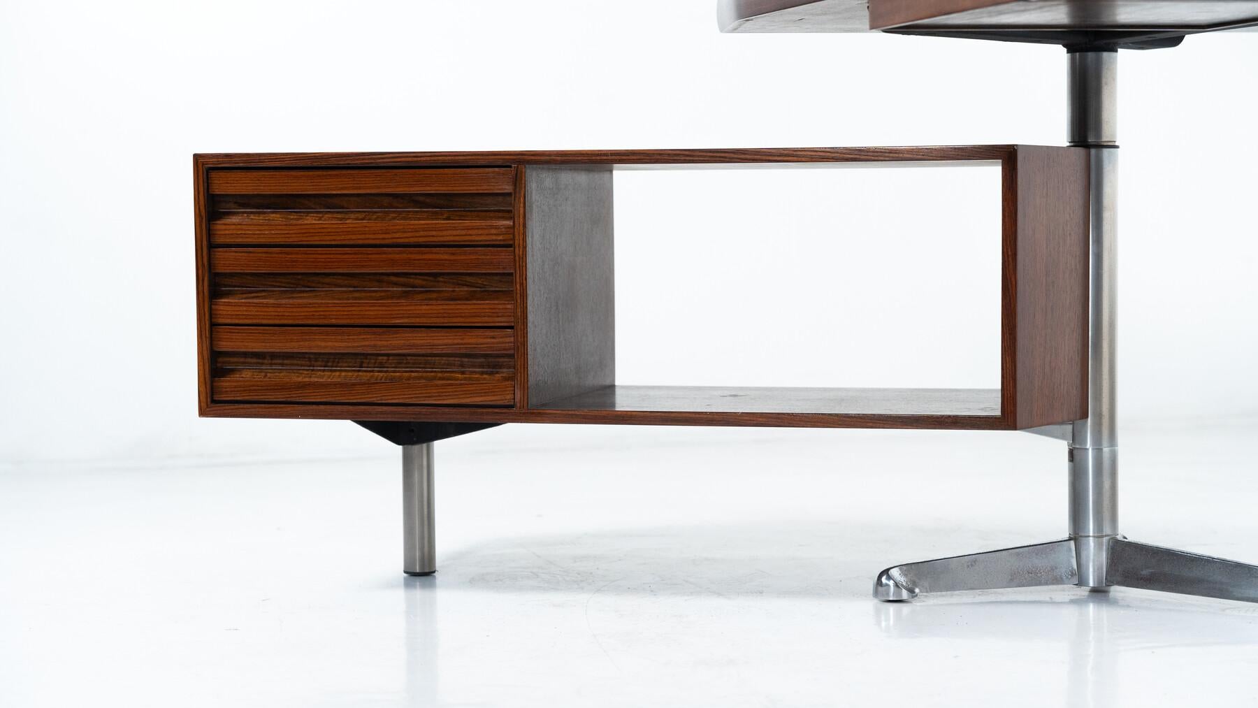 Mid-Century Desk by Osvaldo Borsani for Tecno, Italy, 1960s For Sale 3