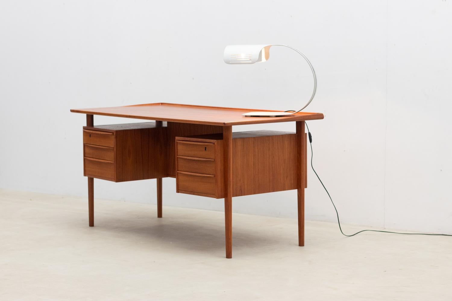 Teak Mid-Century desk by Peter Løvig Nielsen, 1960s For Sale