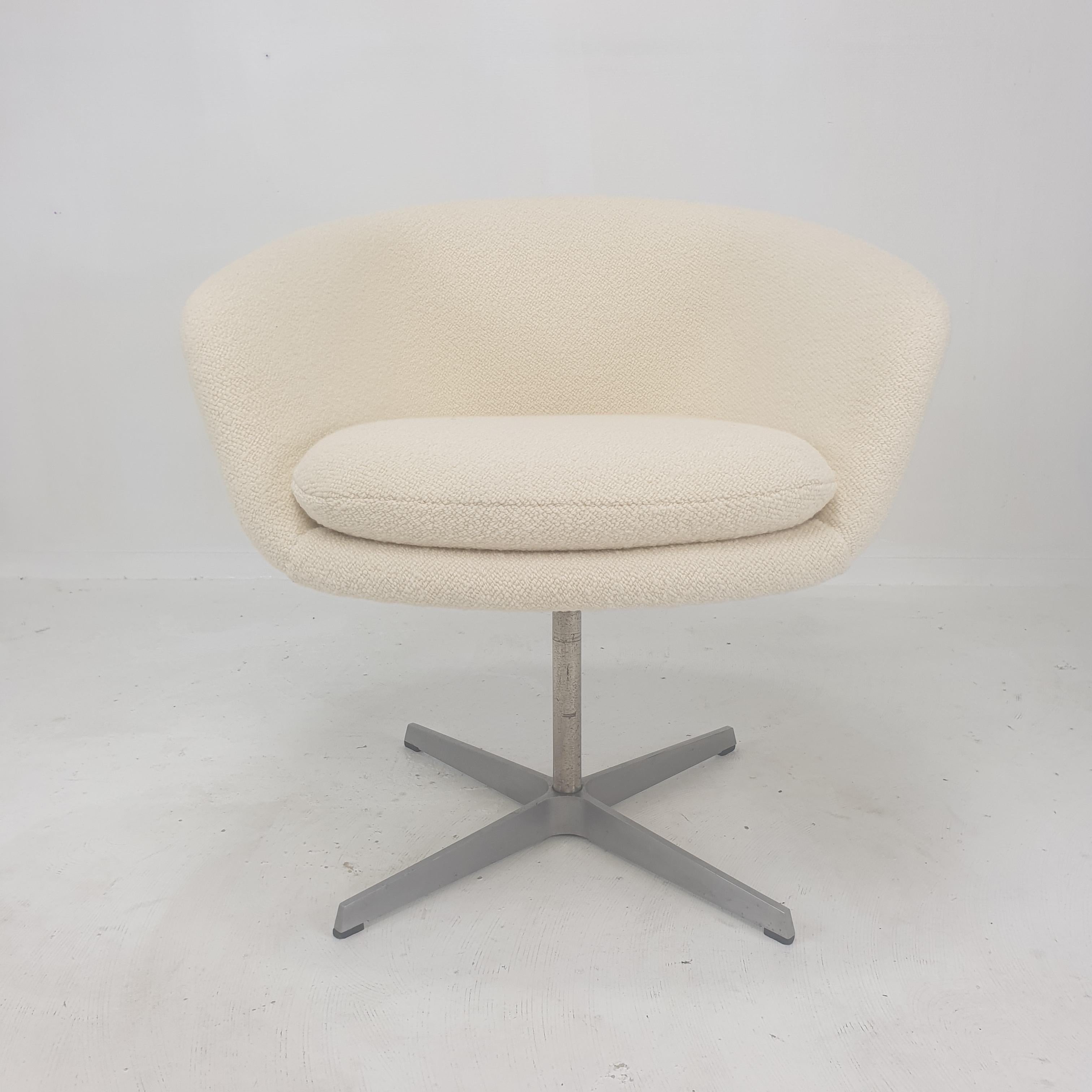 Dutch Mid-Century Desk Chair by Pierre Paulin for Artifort, 1960s For Sale