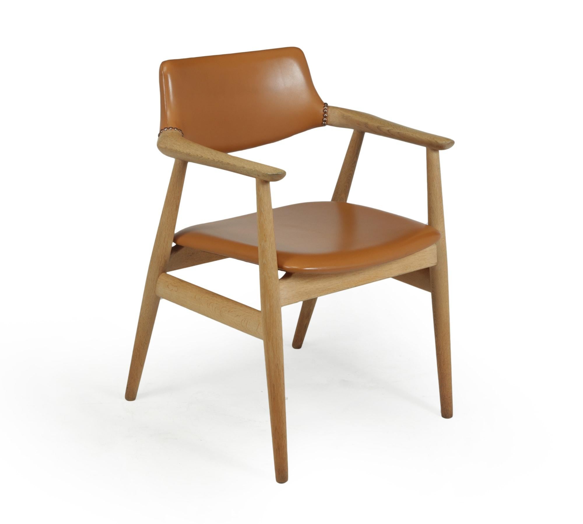 Mid Century Desk Chair in Oak by Erik Kirkegaard 4