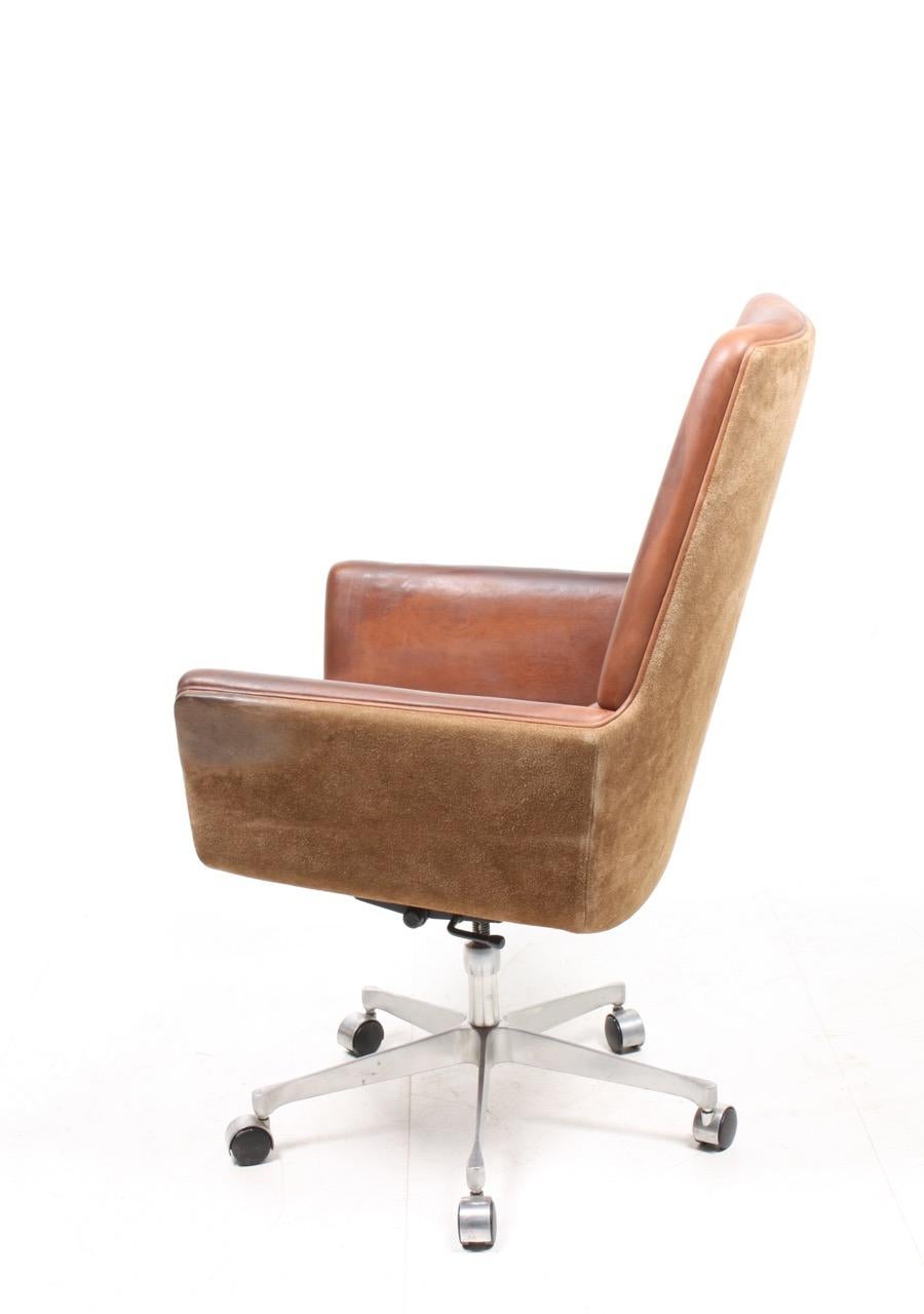 Mid-20th Century Midcentury Desk Chair in Suede and Leather by Finn Juhl