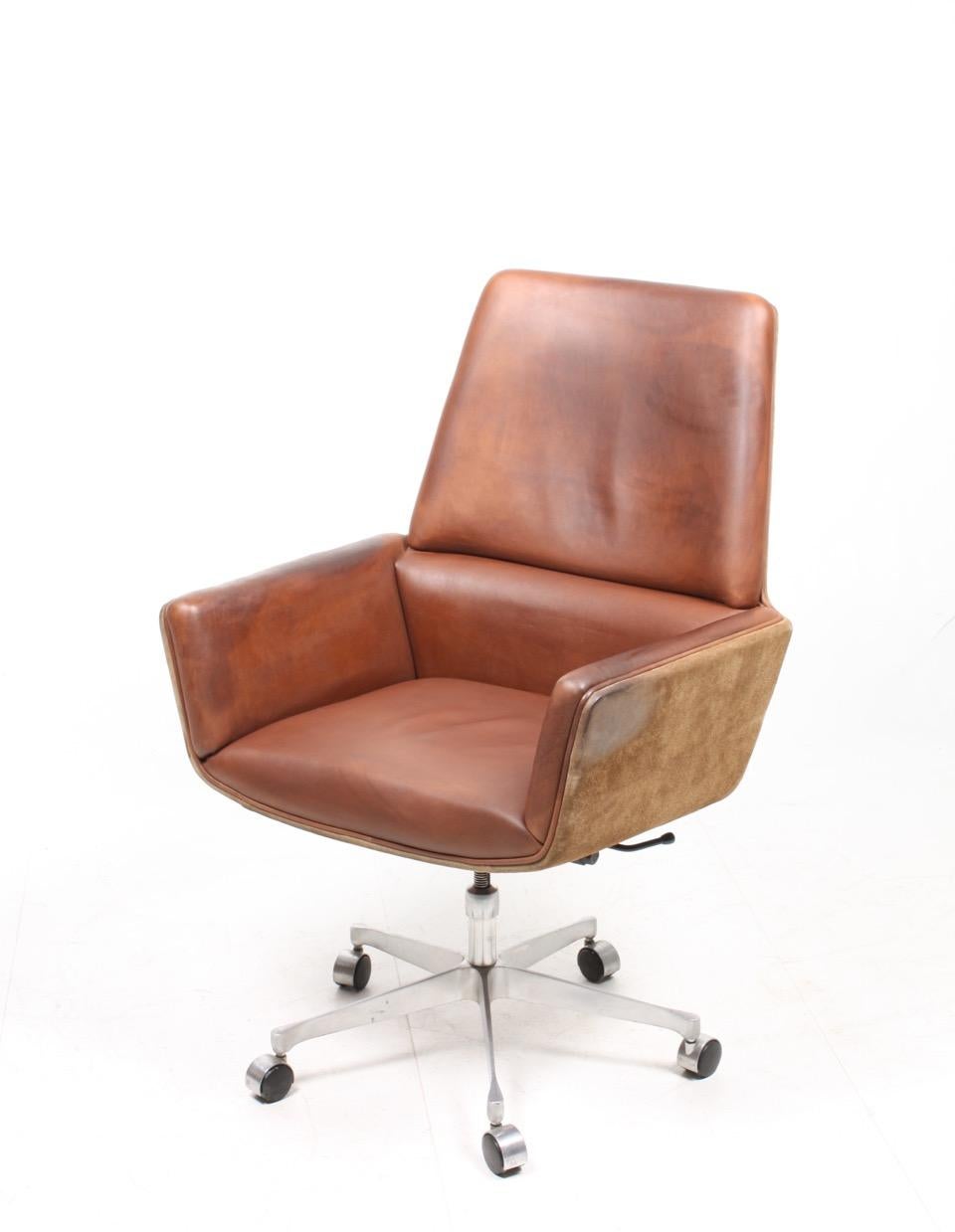 Midcentury Desk Chair in Suede and Leather by Finn Juhl 1