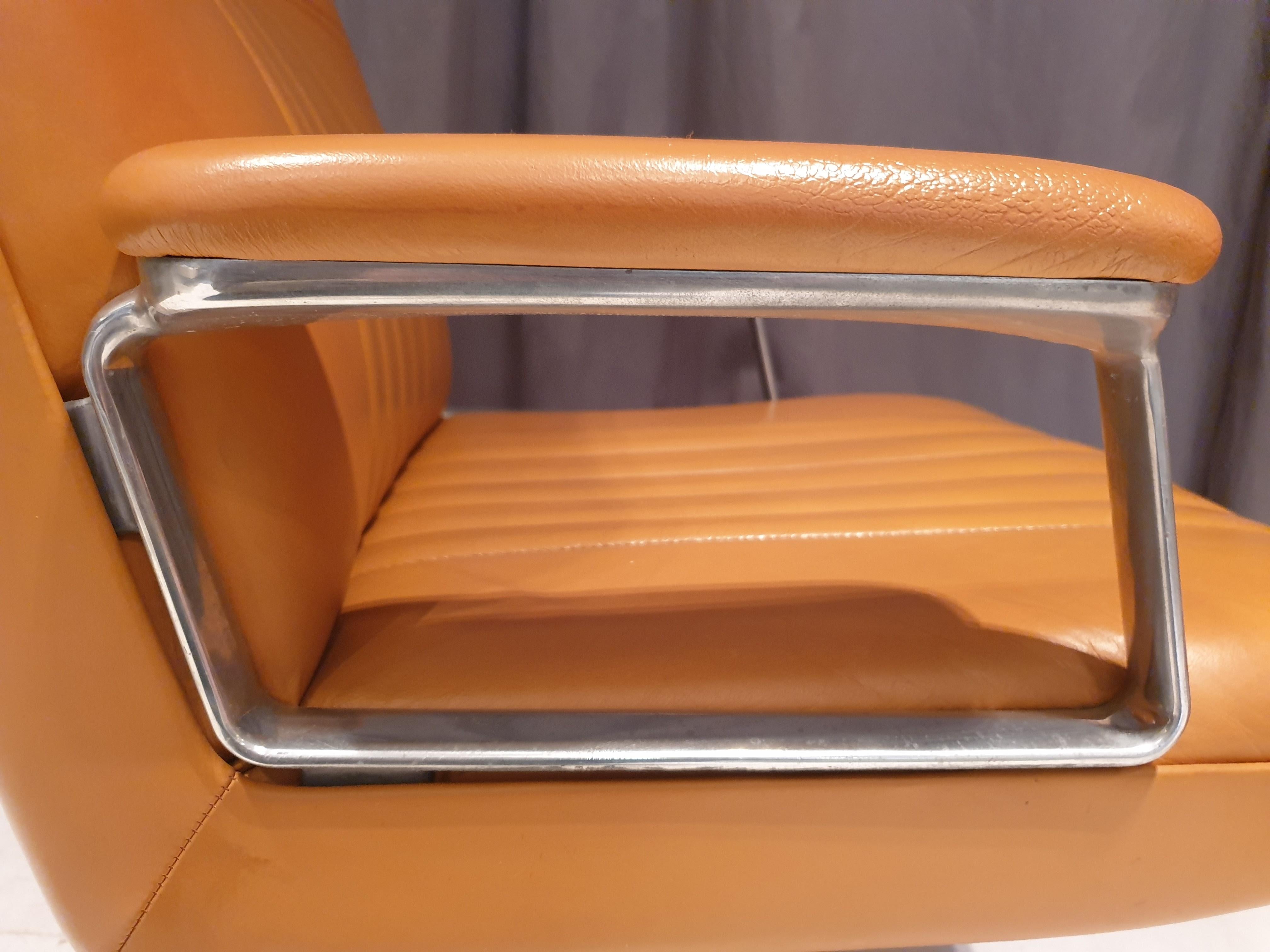 Italian Mid Century Desk Chair in Tan Leather Model P125D by Osvaldo Borsani