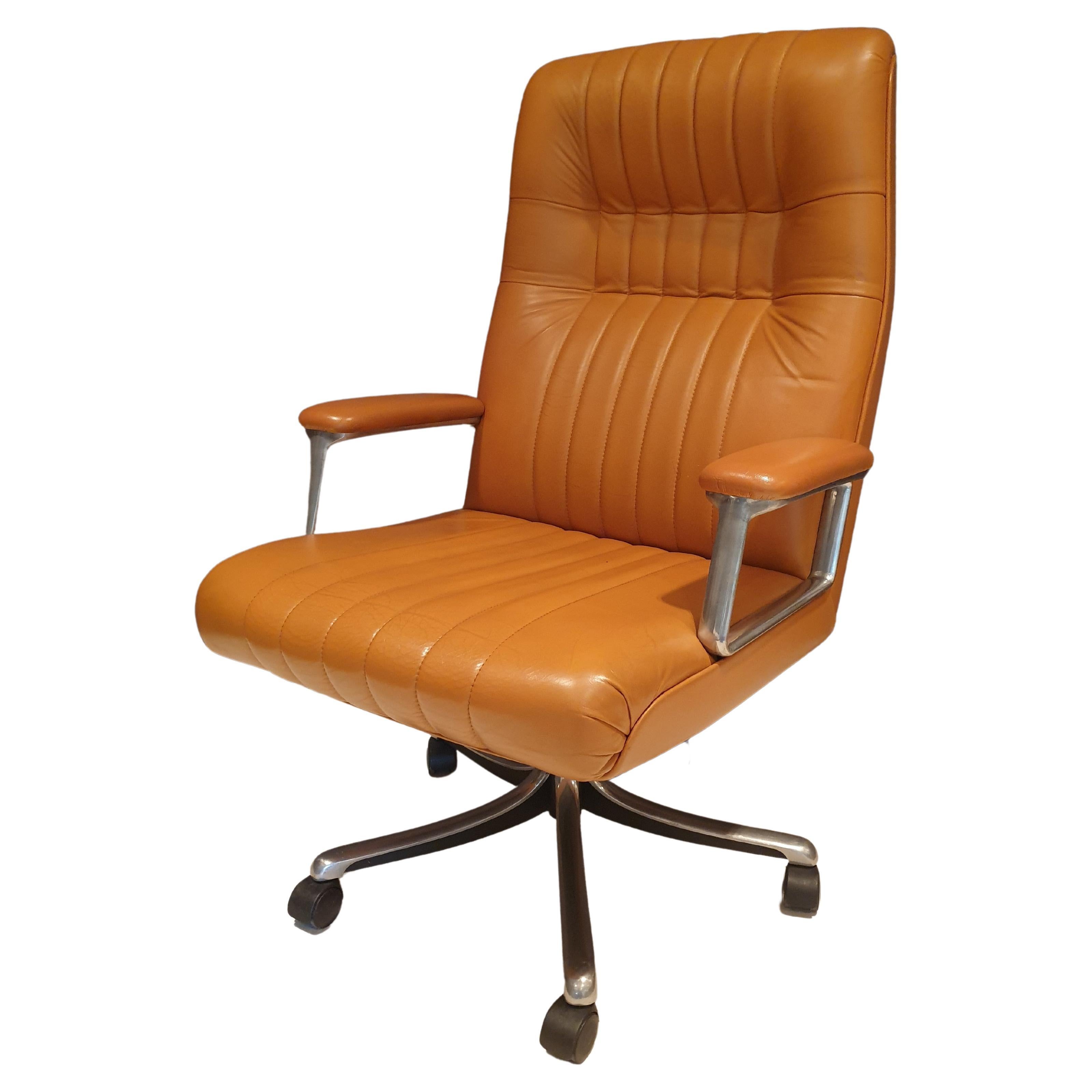 Mid Century Desk Chair in Tan Leather Model P125D by Osvaldo Borsani For  Sale at 1stDibs