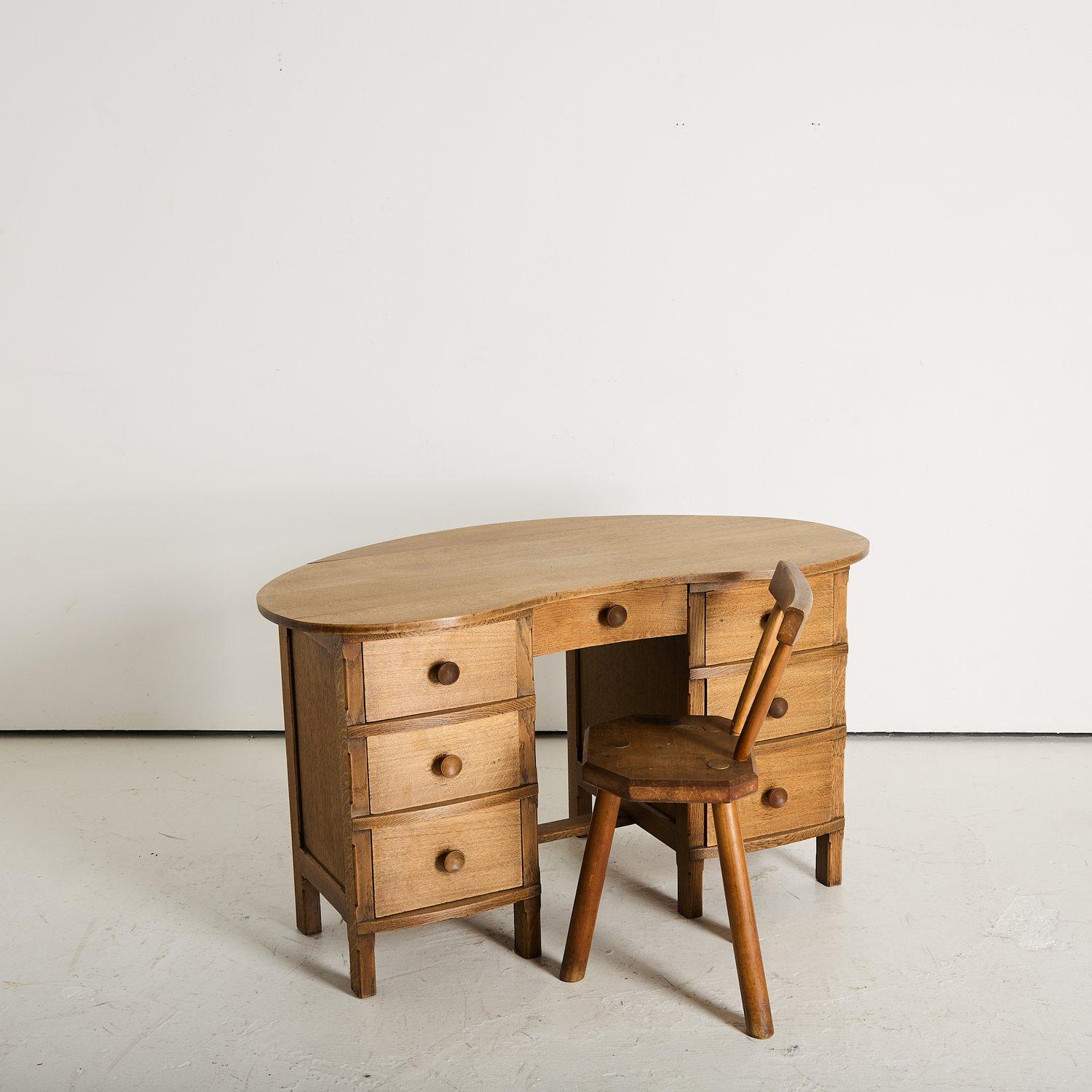 Mid-Century moderno Scrivania del Medioevo in vendita