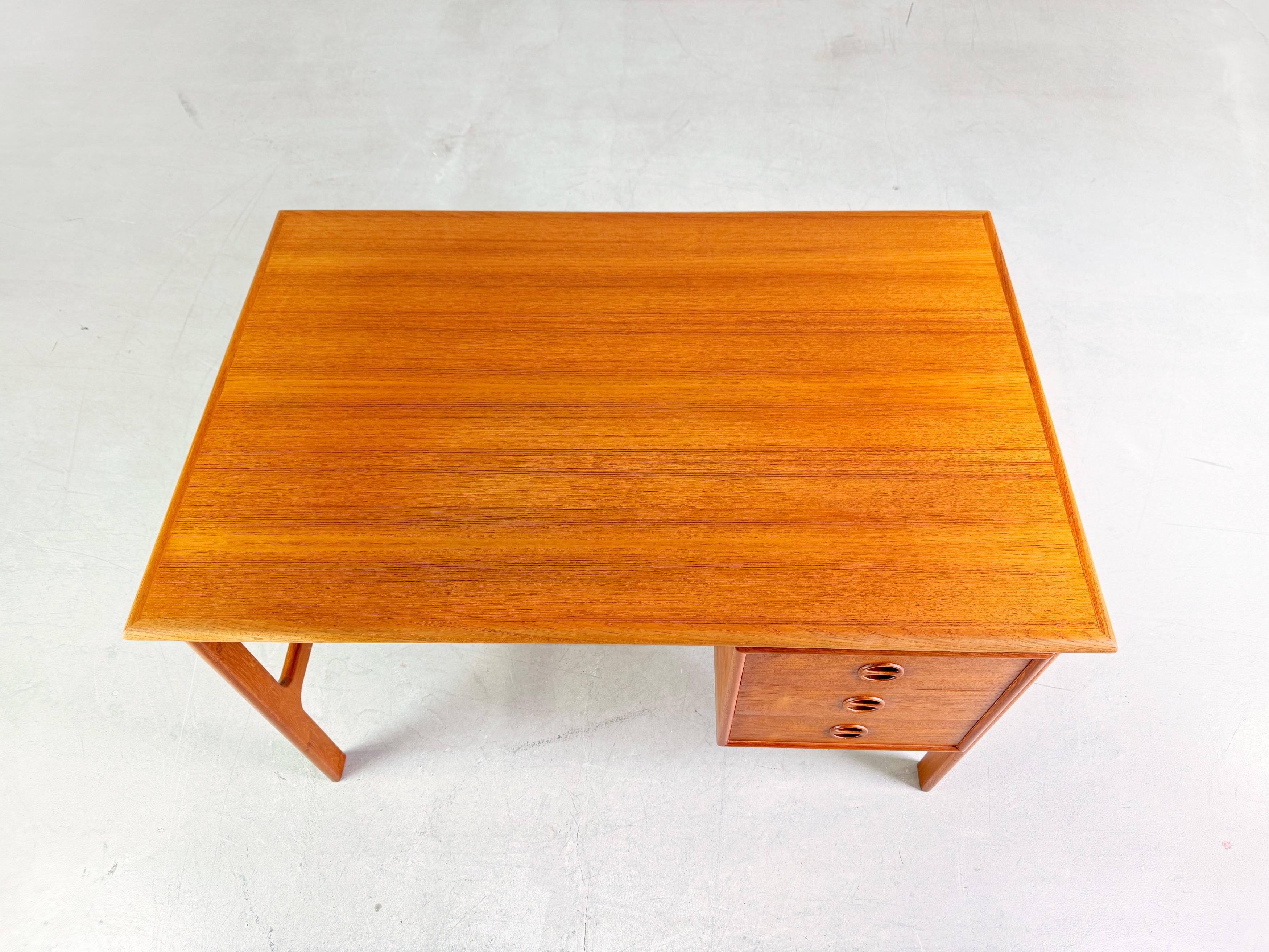 Oiled Mid Century desk Gasvig Mobler Arne Vodder Teak