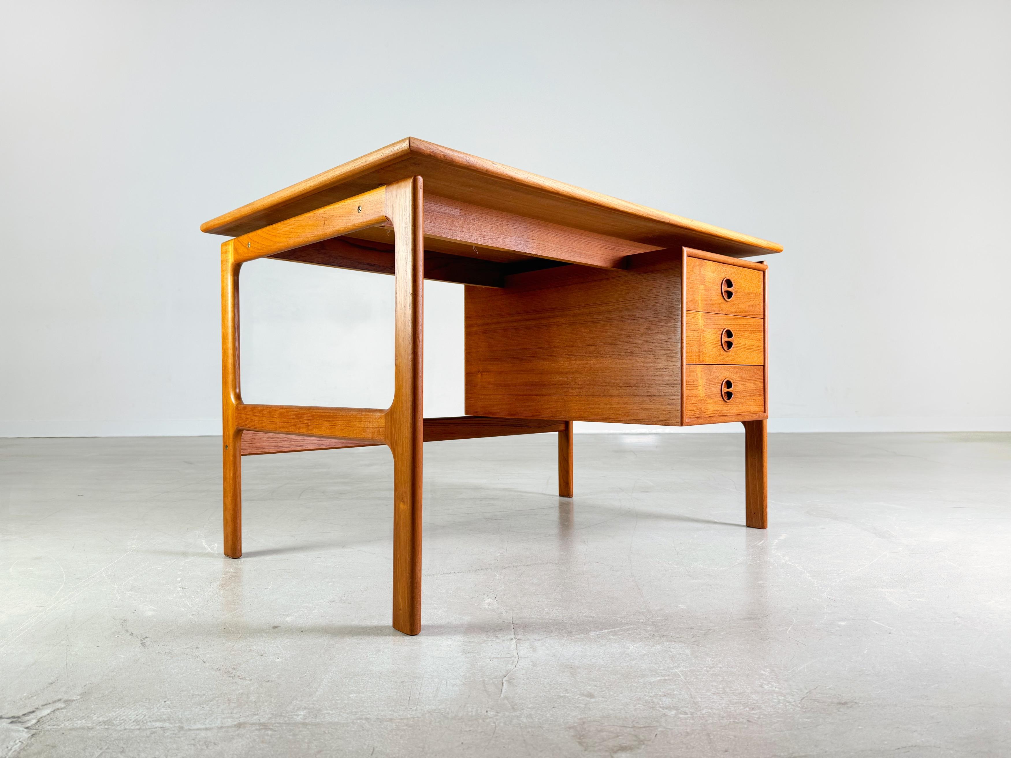 Mid Century desk Gasvig Mobler Arne Vodder Teak In Good Condition In Berlin, DE