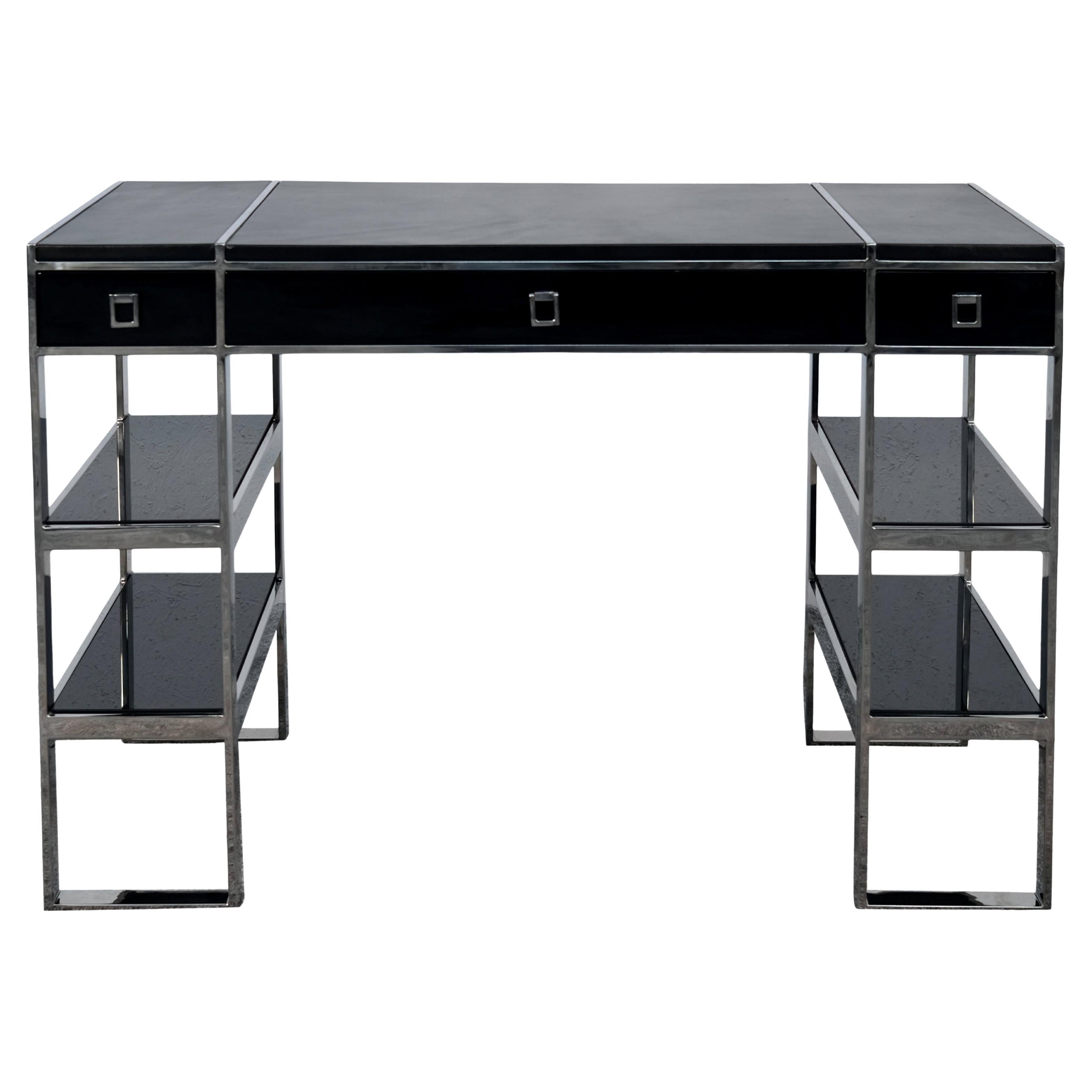 Scrivania di metà secolo in cromo e nero con cassetti e ripiani, anni '70 in vendita