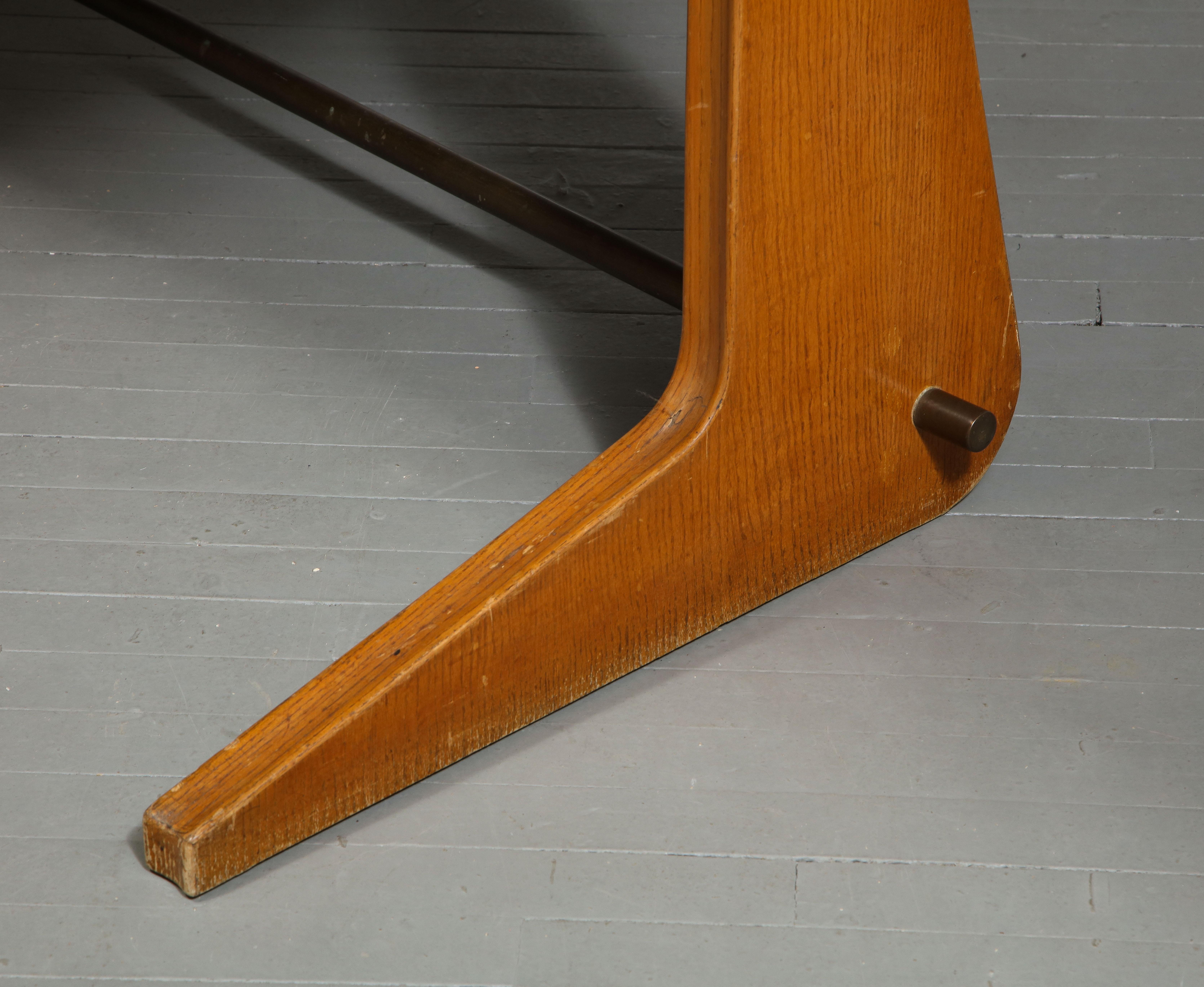 Mid-Century Desk in the Manner of Gio Ponti, Italy, circa 1950s 1
