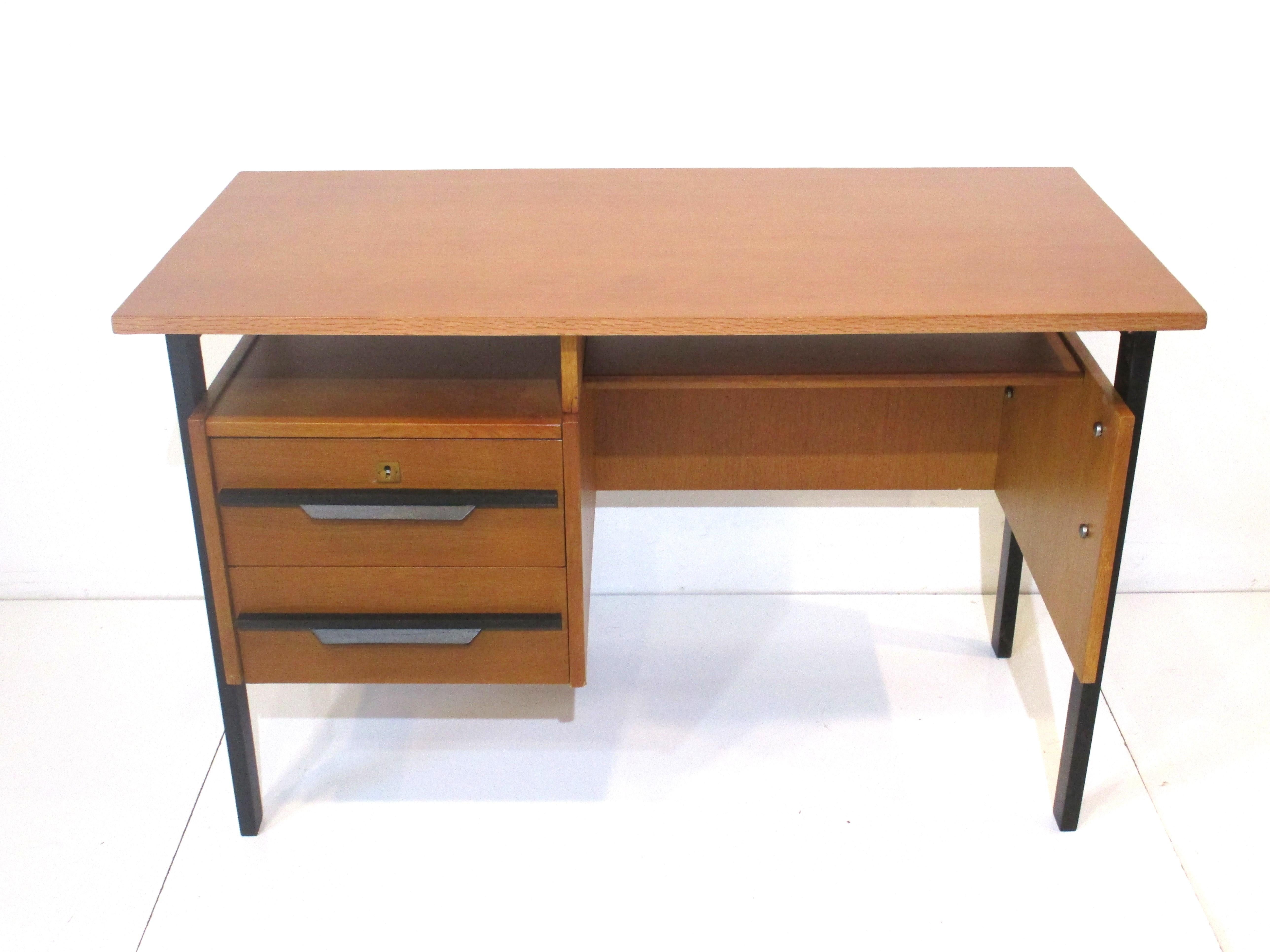 Mid Century Desk in the style of Hans Wegner Denmark  For Sale 6