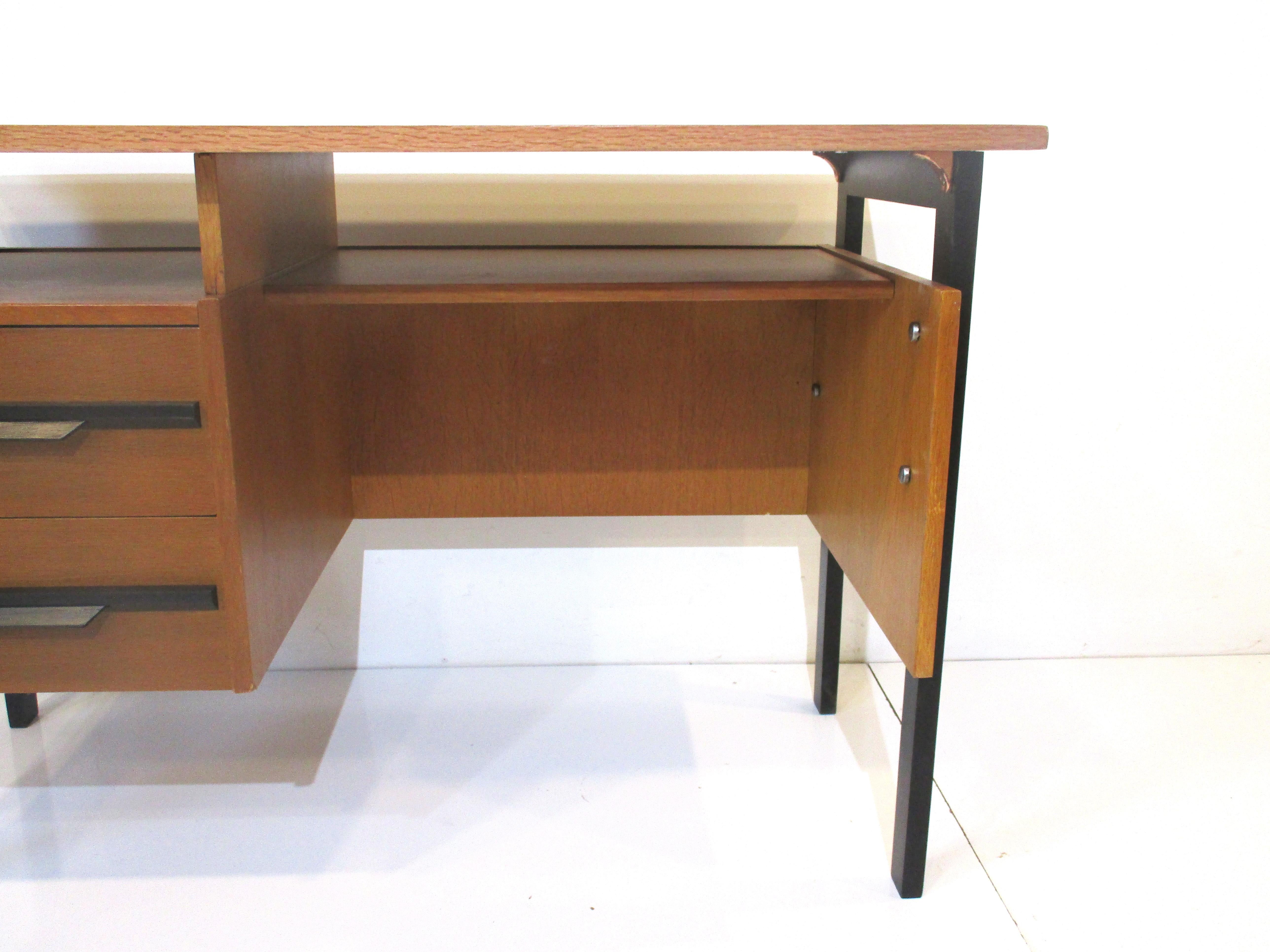 Mid Century Desk in the style of Hans Wegner Denmark  For Sale 2