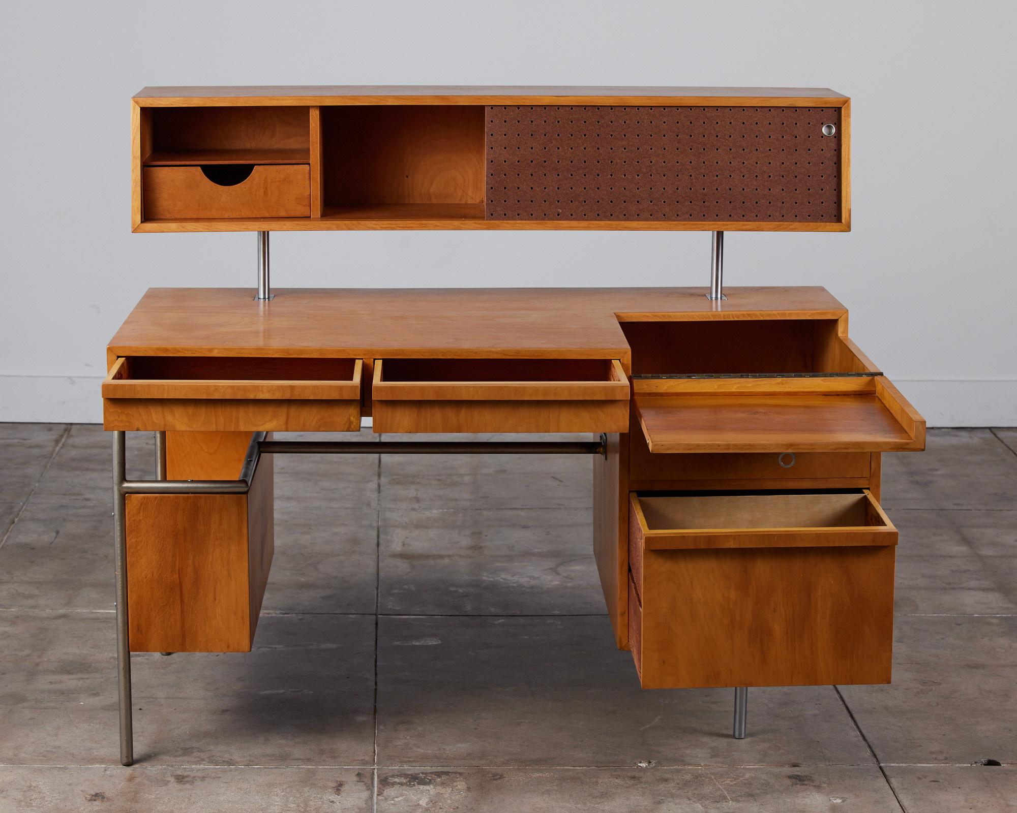 American Mid-Century Desk in the Style of Luther Conover