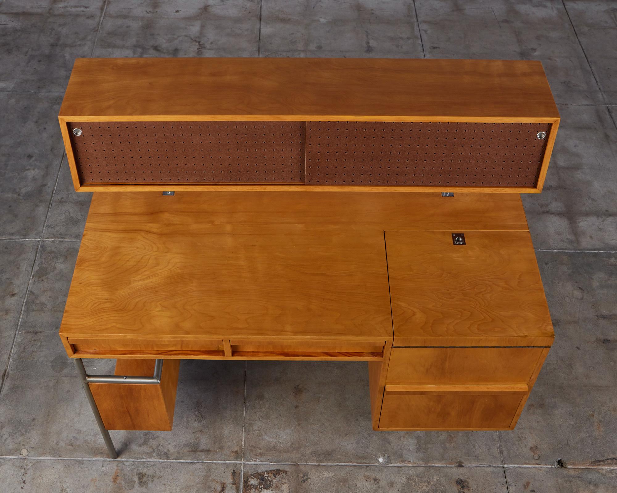 Mid-Century Desk in the Style of Luther Conover 1