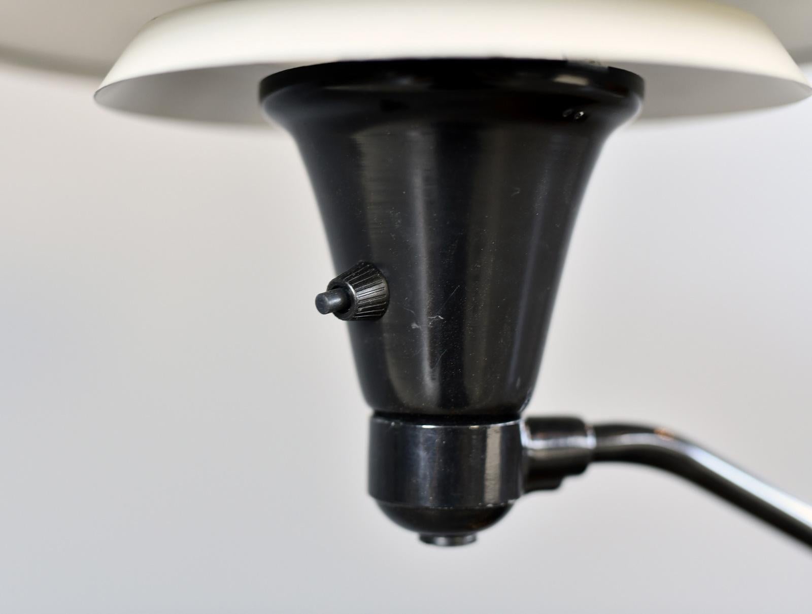 Lámpara de escritorio de mediados de siglo de Art Speciality Chicago Circa 1950s mediados del siglo XX en venta