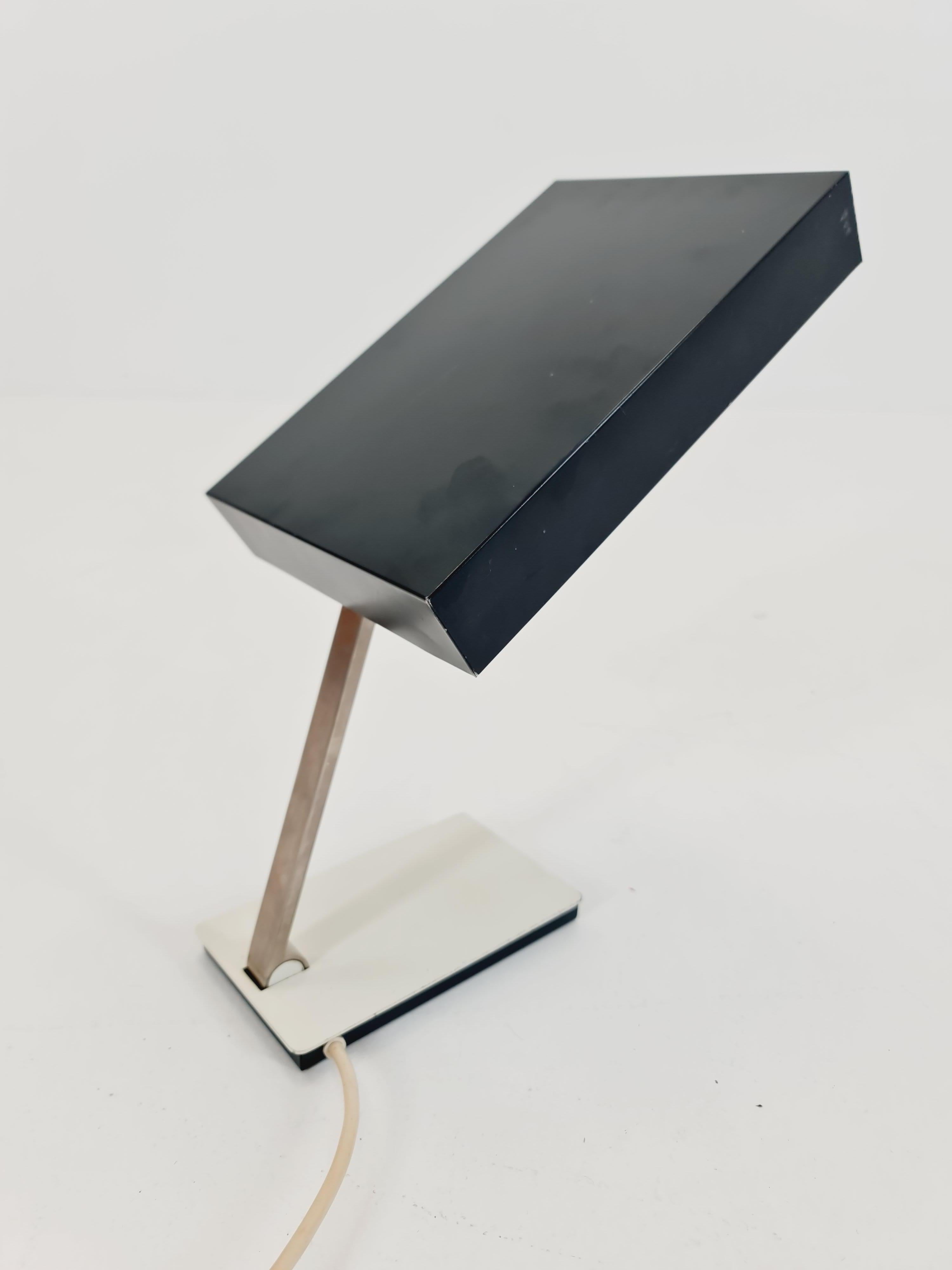 Lámpara de escritorio de mediados de siglo de Klaus Hempel para Kaiser Leuchten Model 6878 , años 60 en venta 4