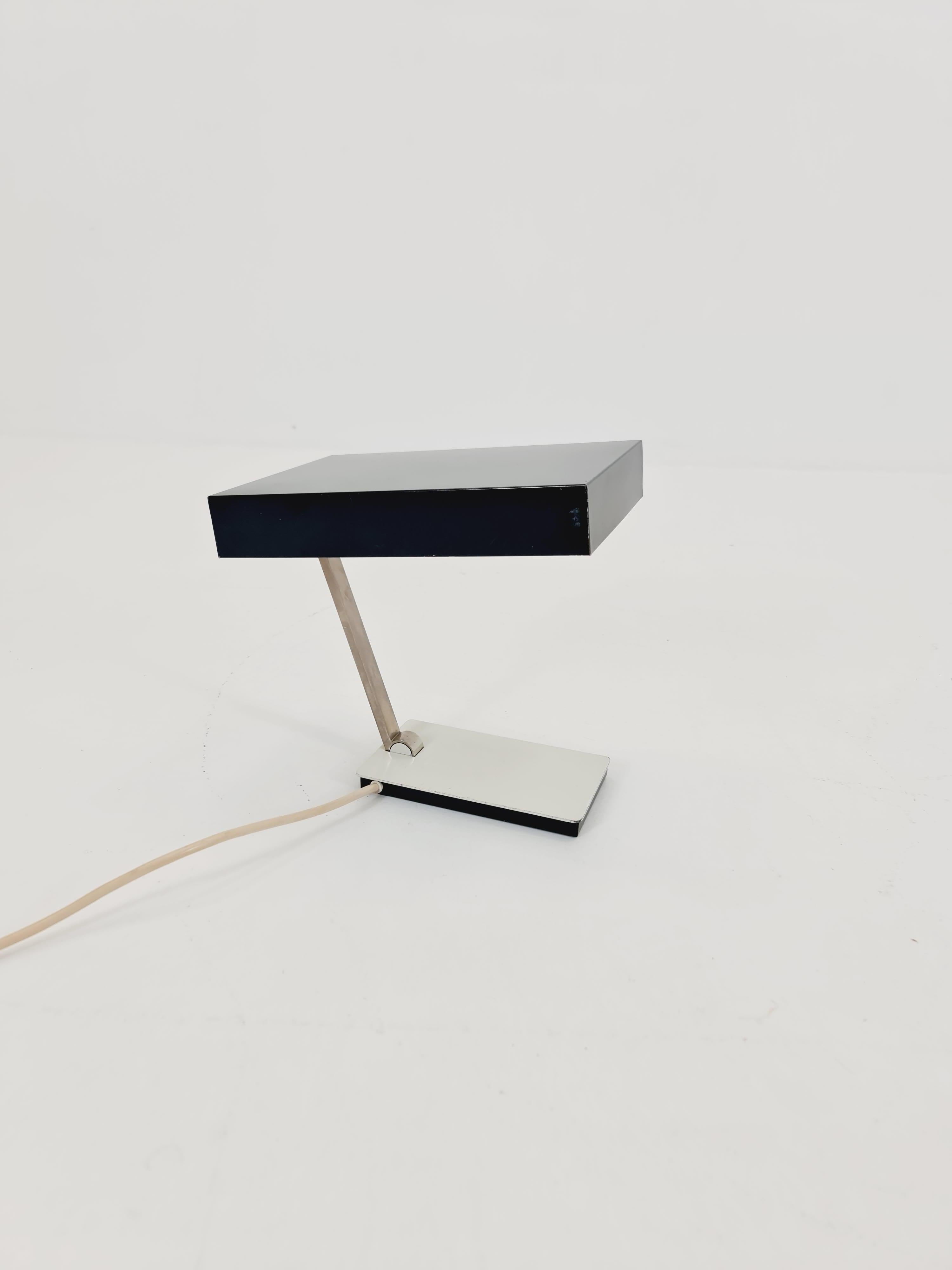 Lámpara de escritorio de mediados de siglo de Klaus Hempel para Kaiser Leuchten Model 6878 , años 60 en venta 1