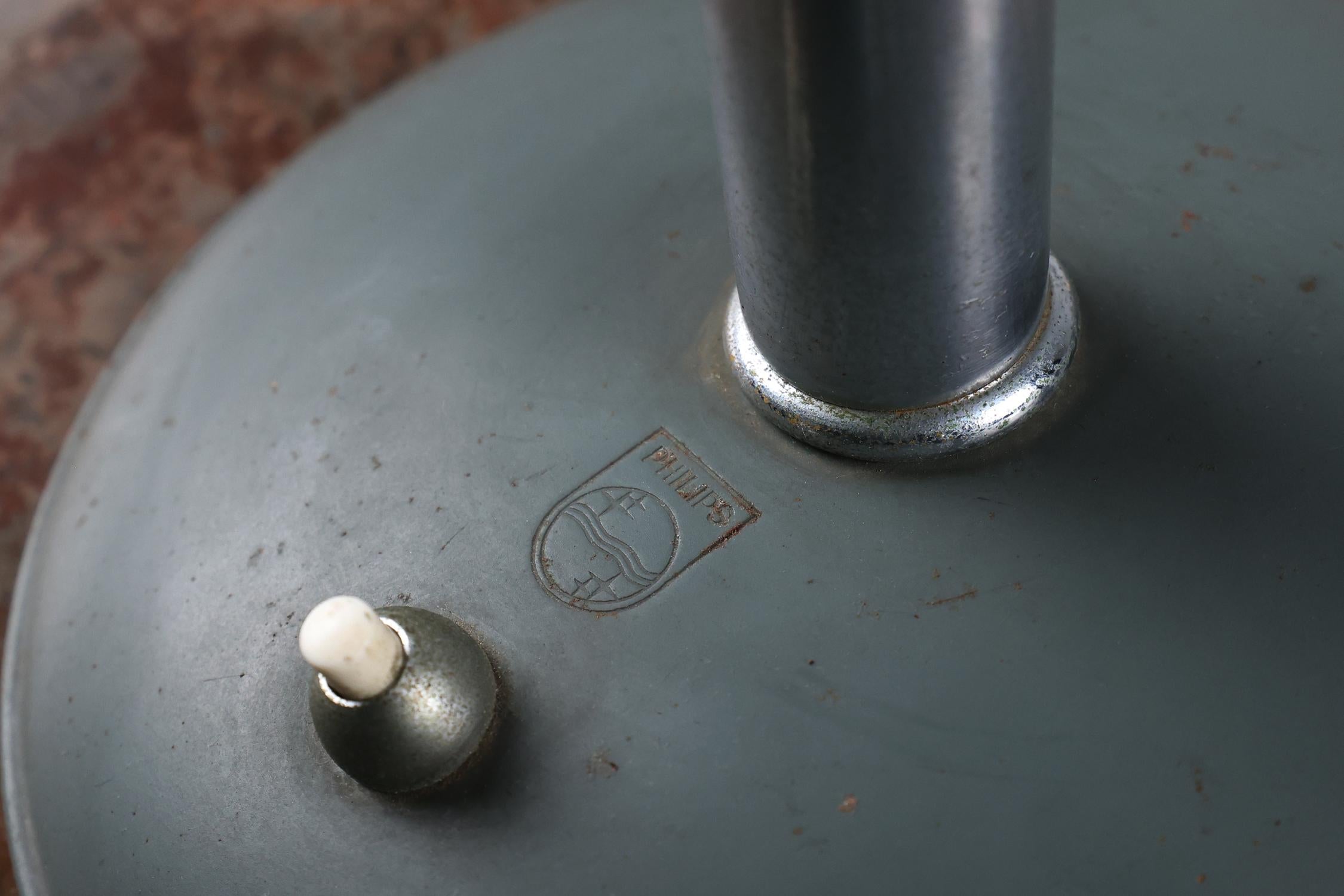 Lampe de bureau du milieu du siècle par Louis Kalff pour Philips, The Netherlands 1950s en vente 1