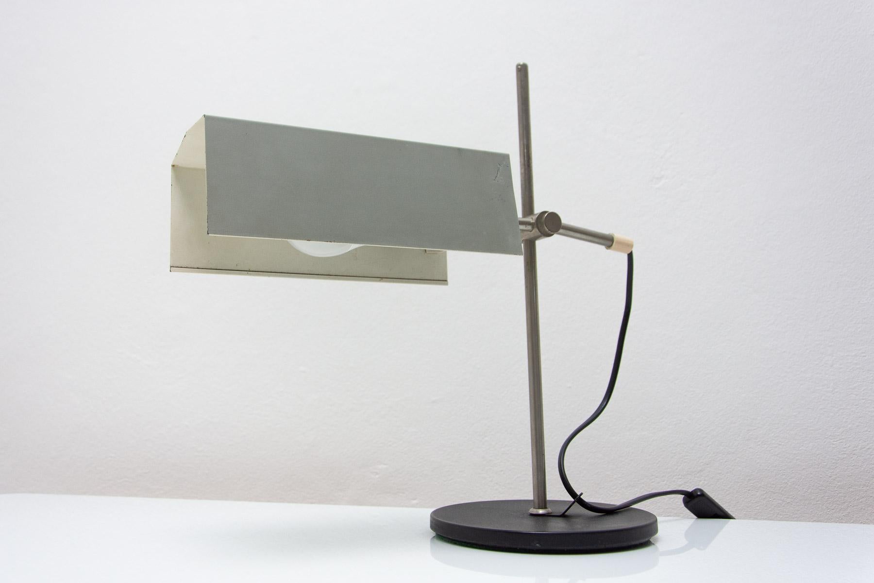 Midcentury Desk Lamp, Czechoslovakia, 1960s In Good Condition For Sale In Prague 8, CZ