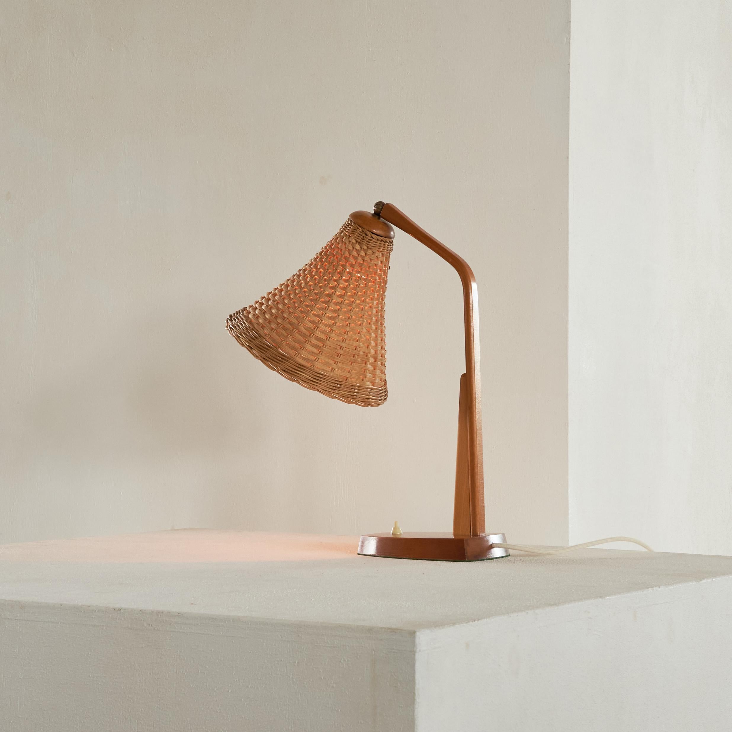 Mid Century Desk Lamp in Rattan and Wood 1960s 1