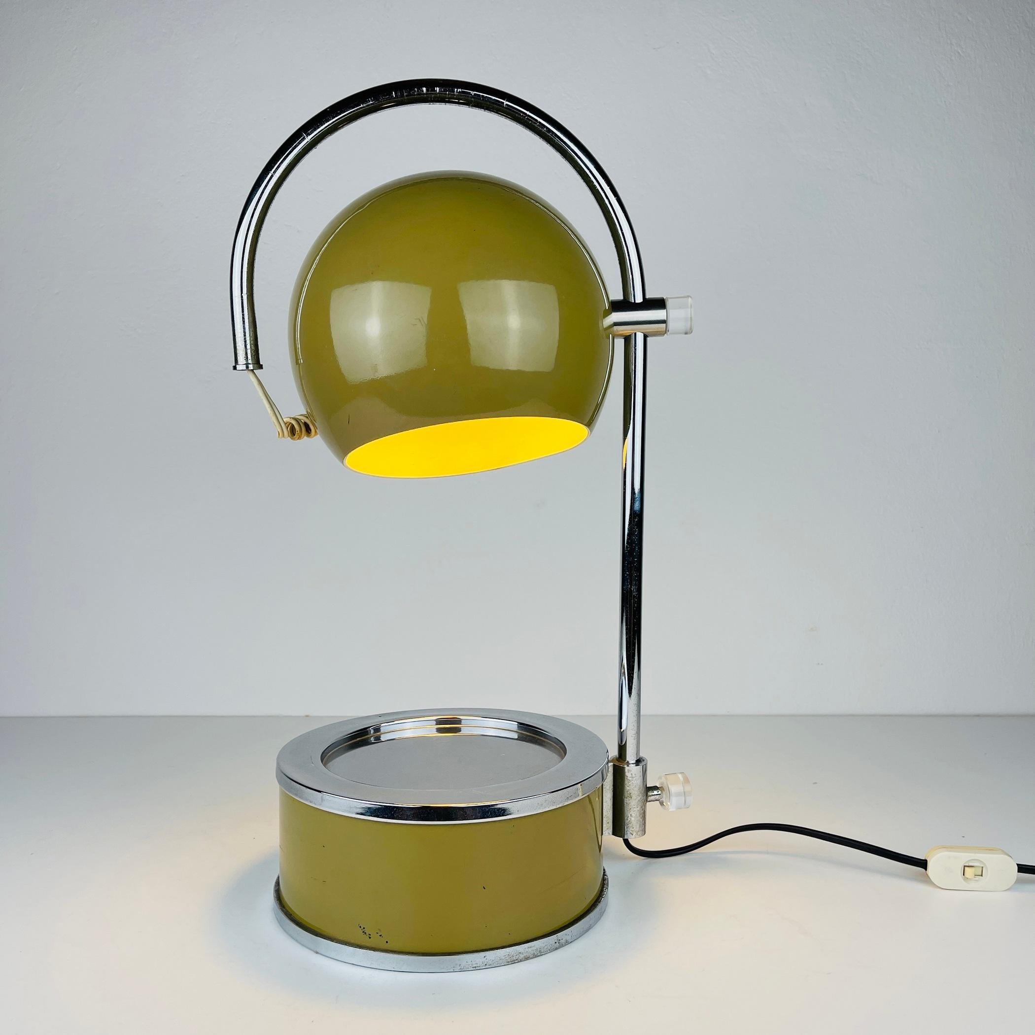 italien Lampe de bureau du milieu du siècle Italie 1960  en vente