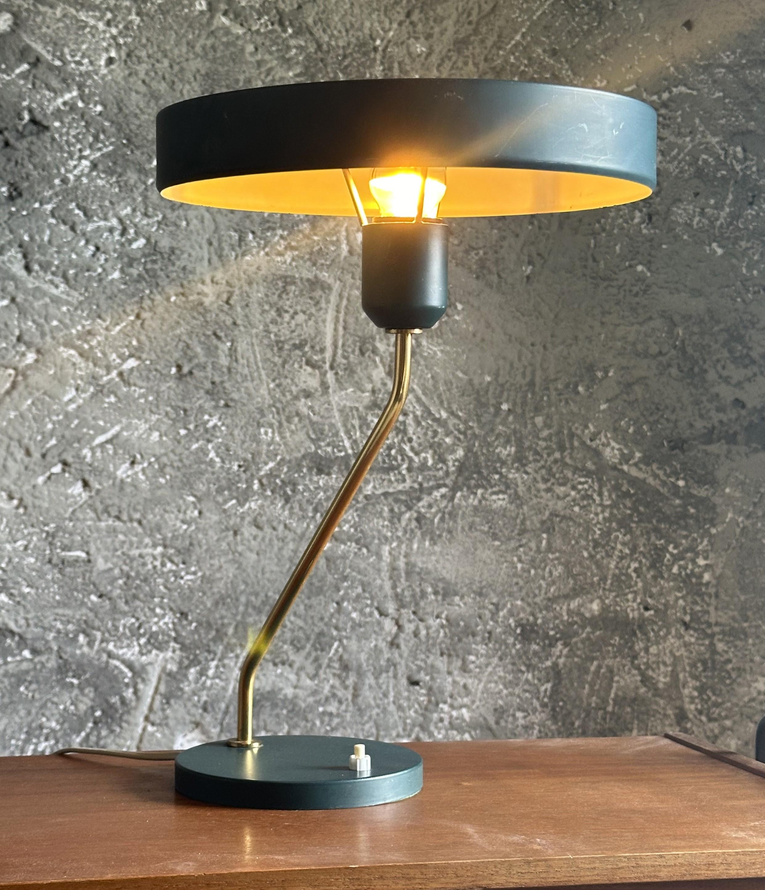 Schreibtischlampe aus der Mitte des Jahrhunderts „Romeo“ von Louis Kalff für Philips, 1950 (Moderne der Mitte des Jahrhunderts) im Angebot