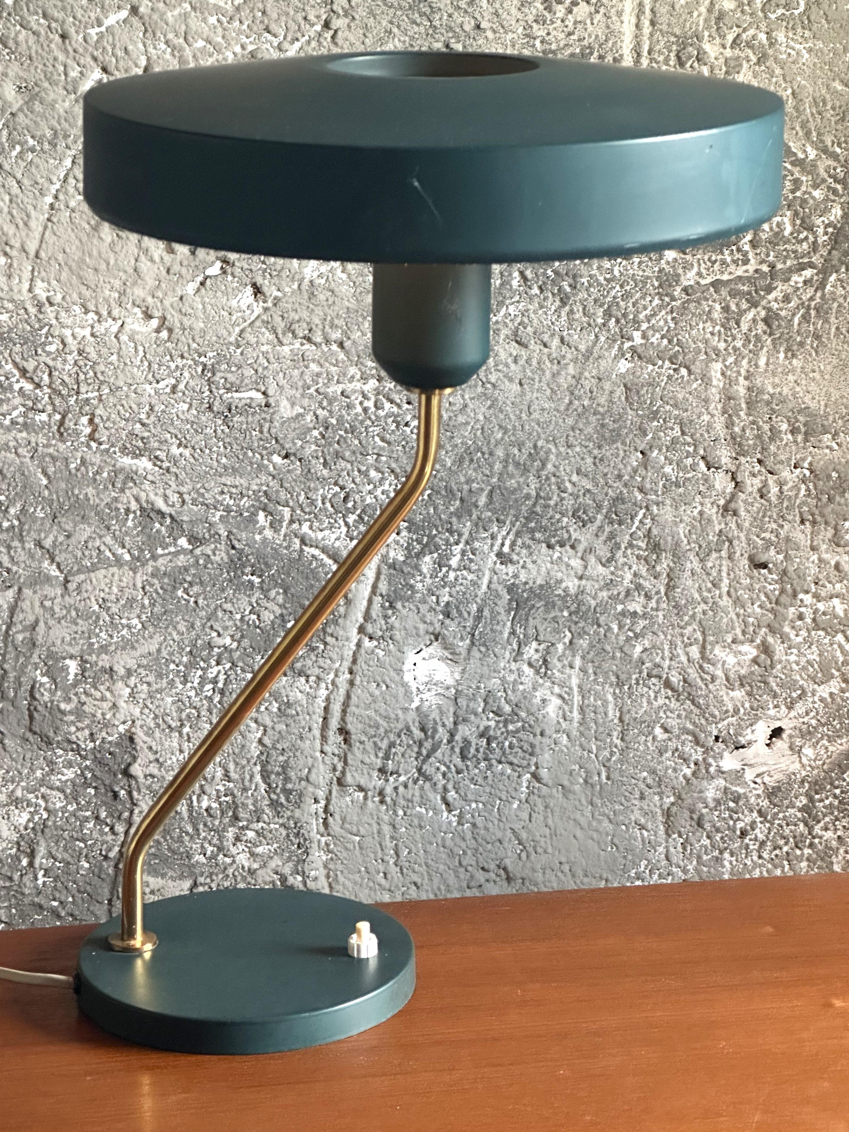 Schreibtischlampe aus der Mitte des Jahrhunderts „Romeo“ von Louis Kalff für Philips, 1950 im Zustand „Gut“ im Angebot in Saarbruecken, DE