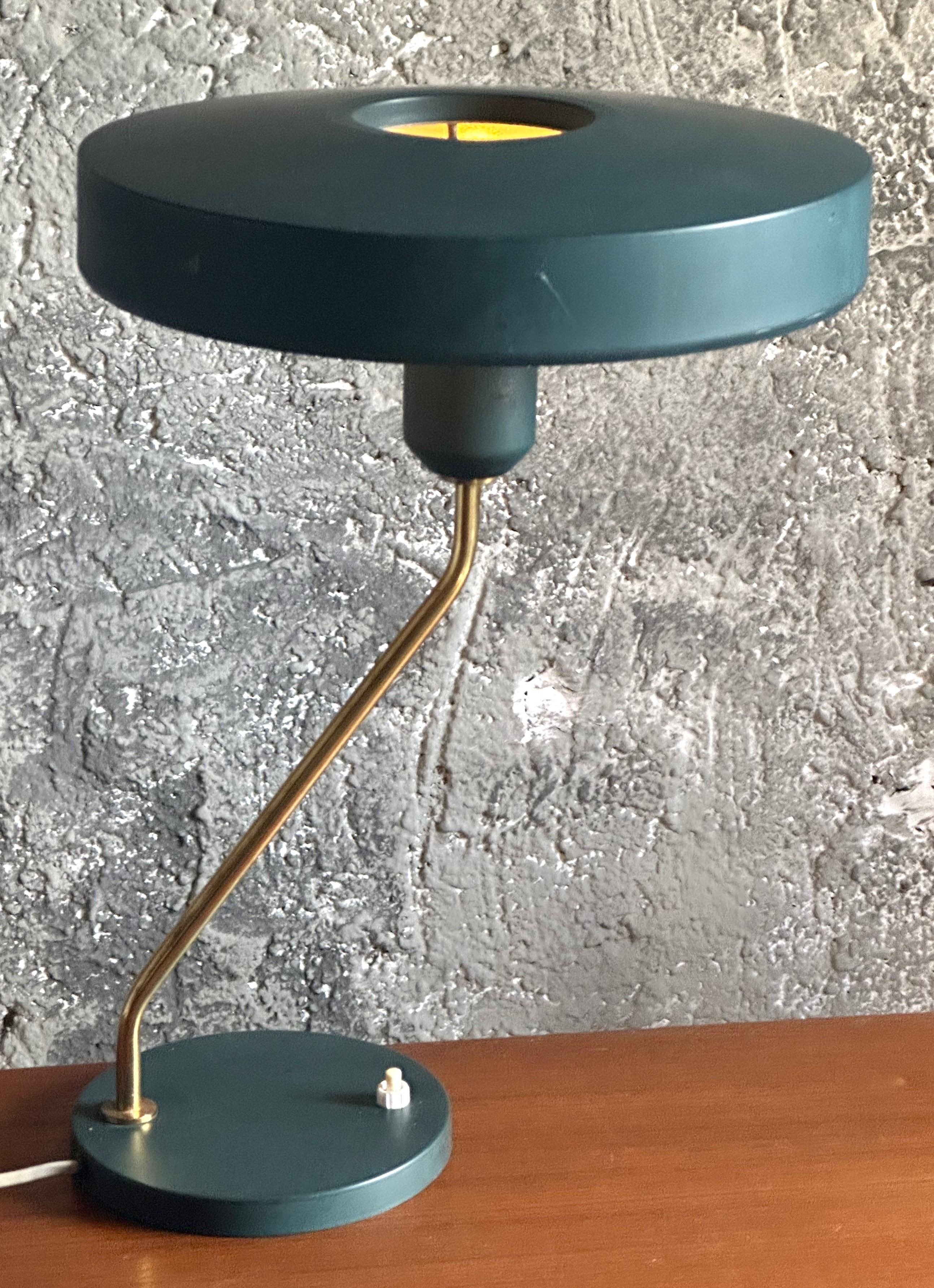 Schreibtischlampe aus der Mitte des Jahrhunderts „Romeo“ von Louis Kalff für Philips, 1950 (Mitte des 20. Jahrhunderts) im Angebot
