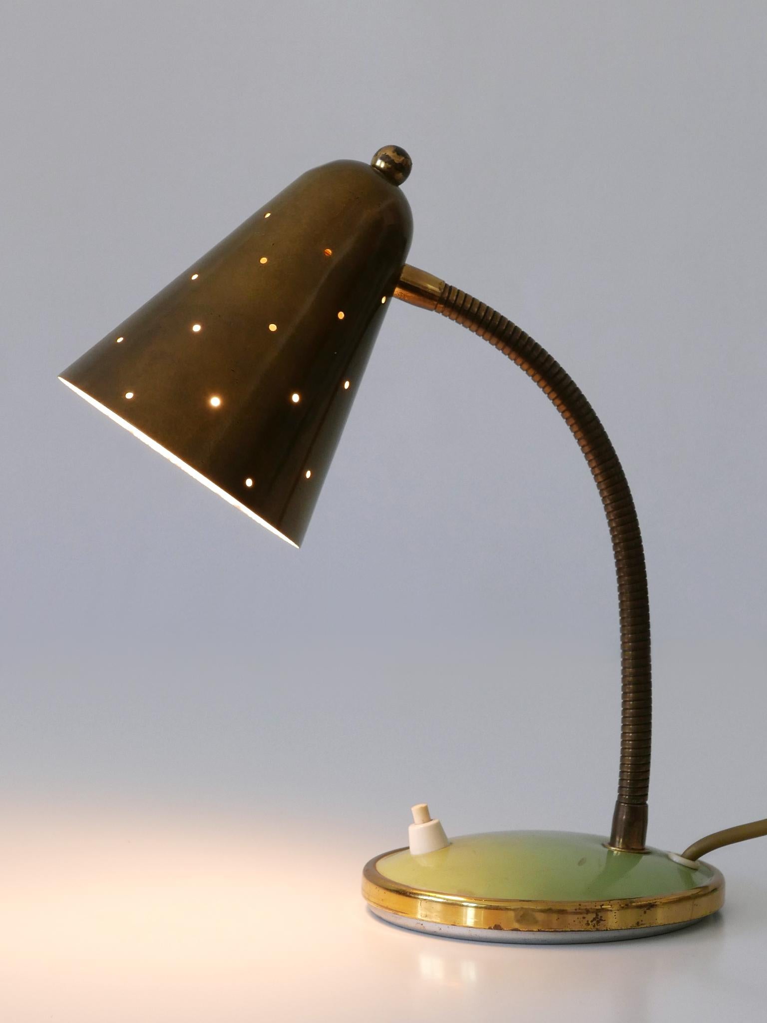 Lampe de bureau ou lampe de table du milieu du siècle par Vereinigte Werkstätten Allemagne 1950s en vente 3