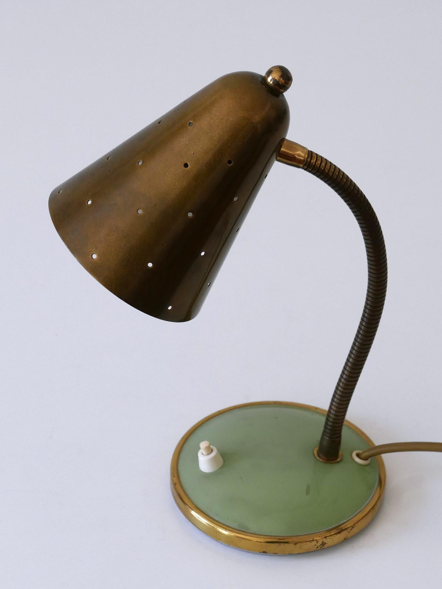 Lampe de bureau ou lampe de table du milieu du siècle par Vereinigte Werkstätten Allemagne 1950s en vente 4