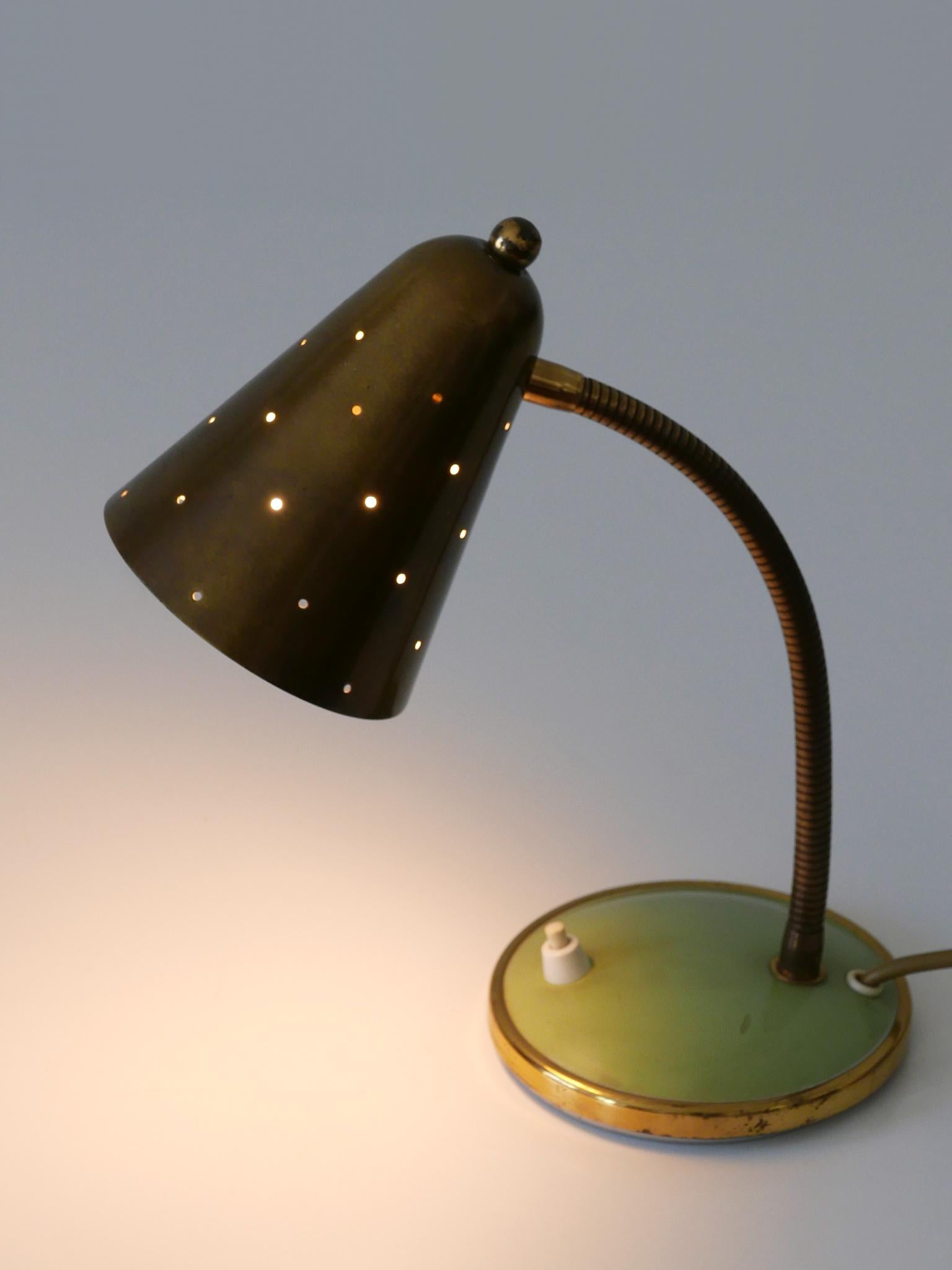 Lampe de bureau ou lampe de table du milieu du siècle par Vereinigte Werkstätten Allemagne 1950s en vente 5