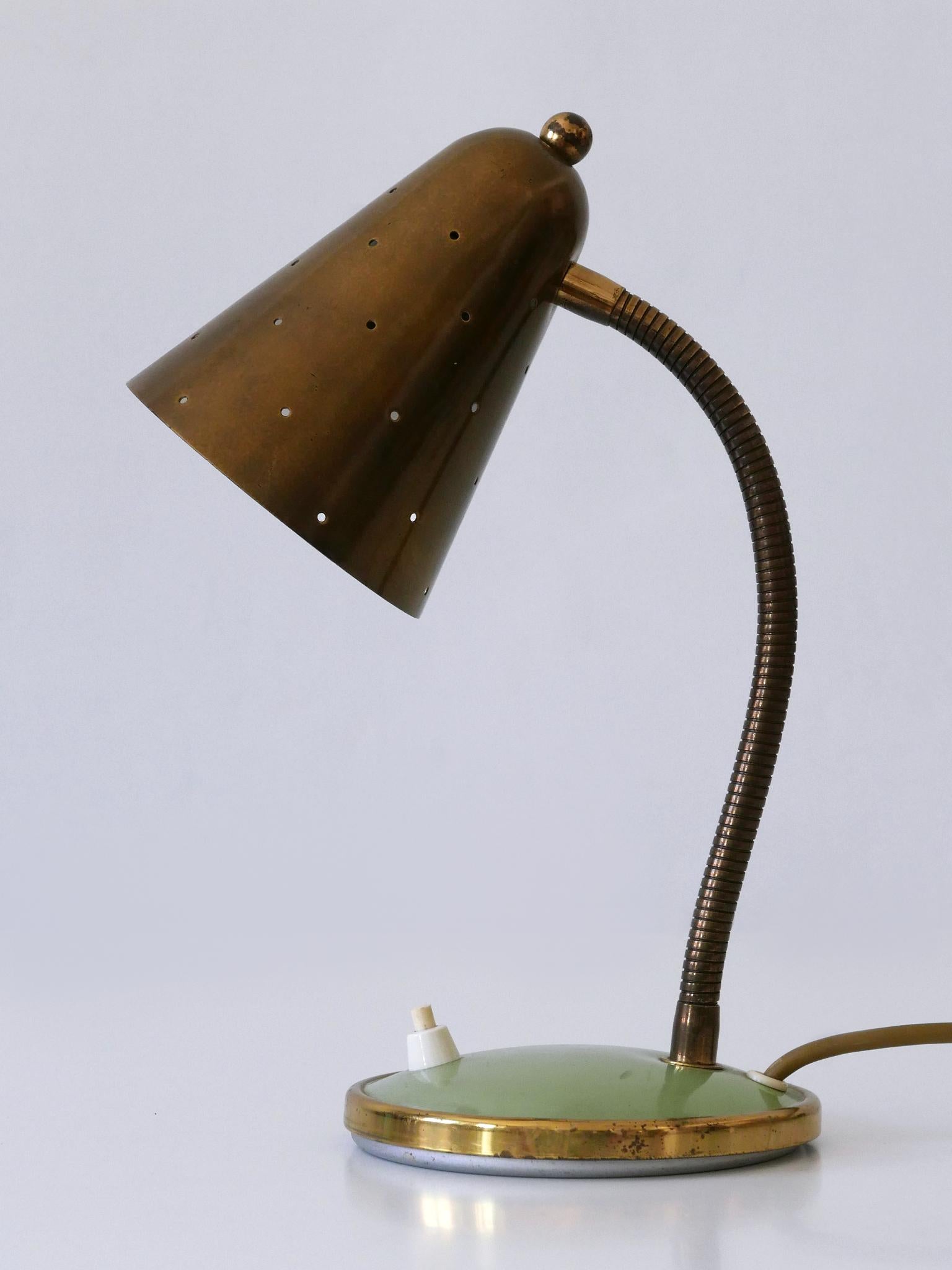 Lampe de bureau ou lampe de table du milieu du siècle par Vereinigte Werkstätten Allemagne 1950s en vente 6