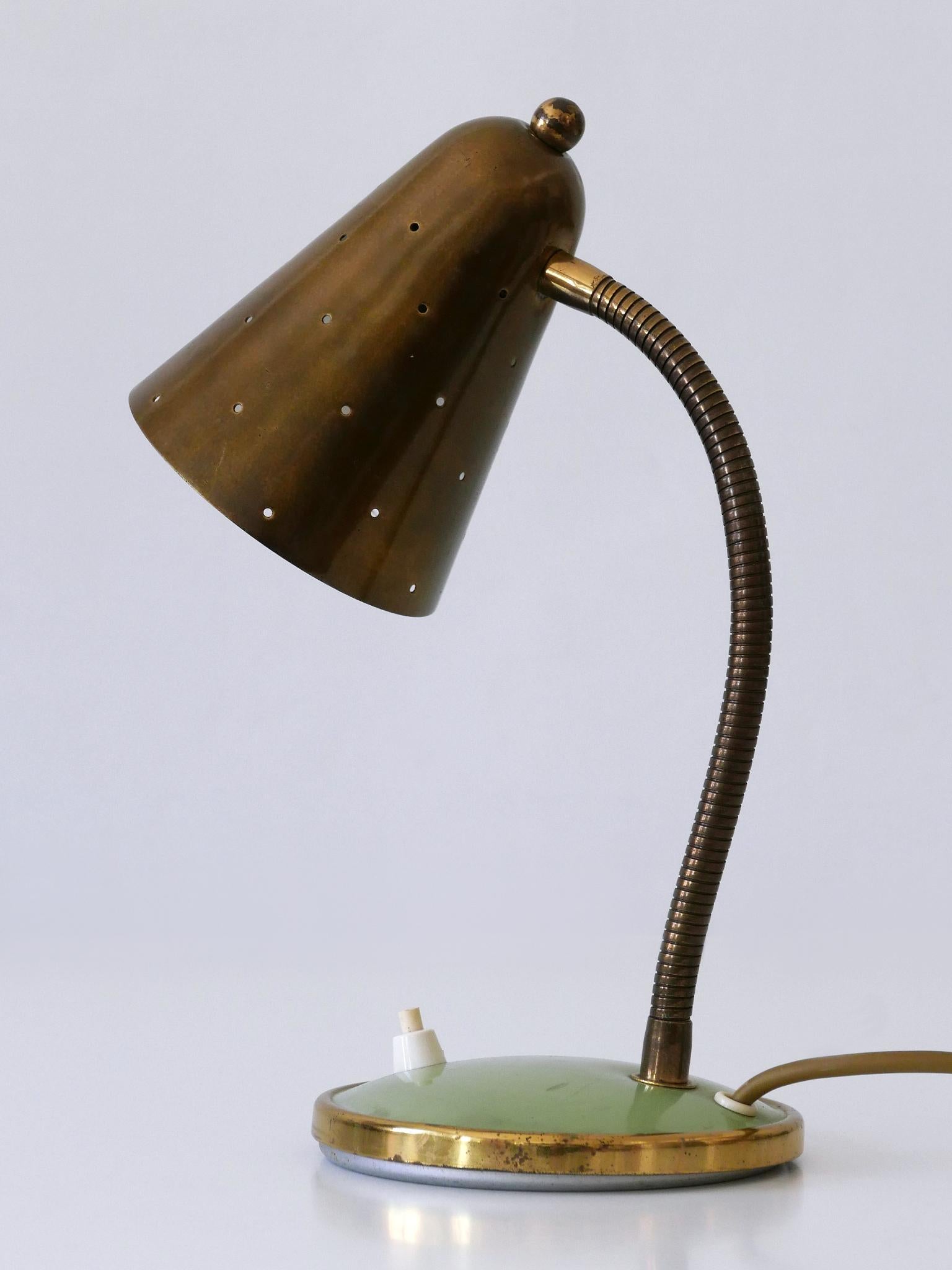 Lampe de bureau ou lampe de table du milieu du siècle par Vereinigte Werkstätten Allemagne 1950s en vente 7