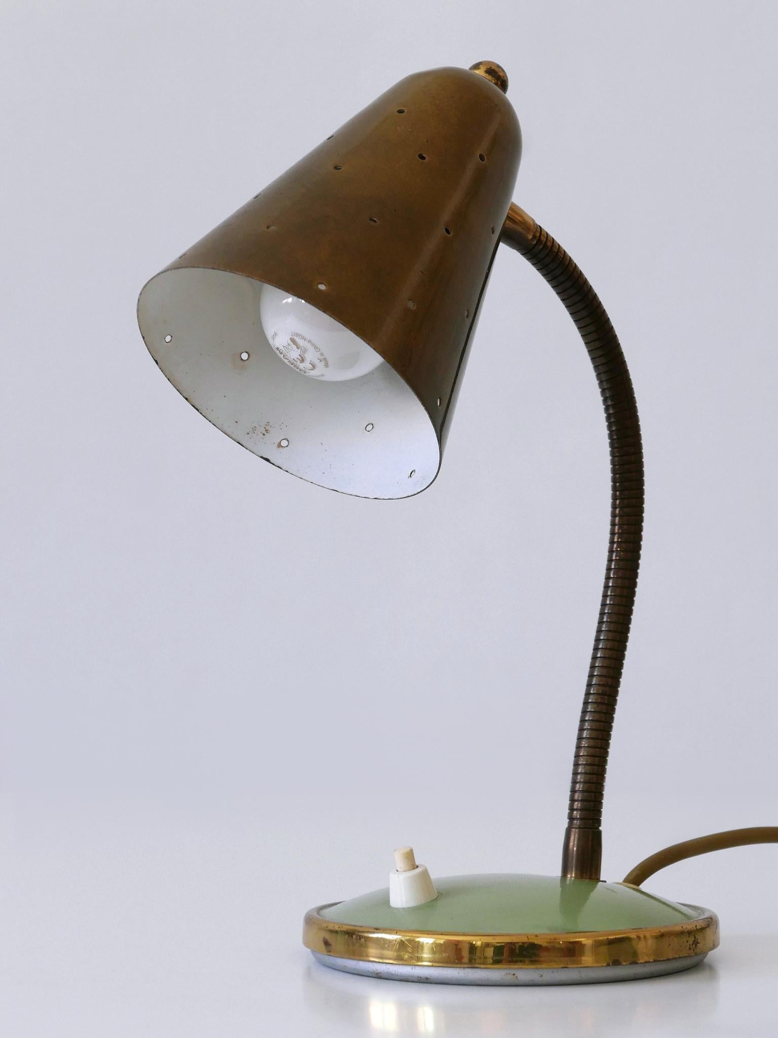 Lampe de bureau ou lampe de table du milieu du siècle par Vereinigte Werkstätten Allemagne 1950s en vente 9