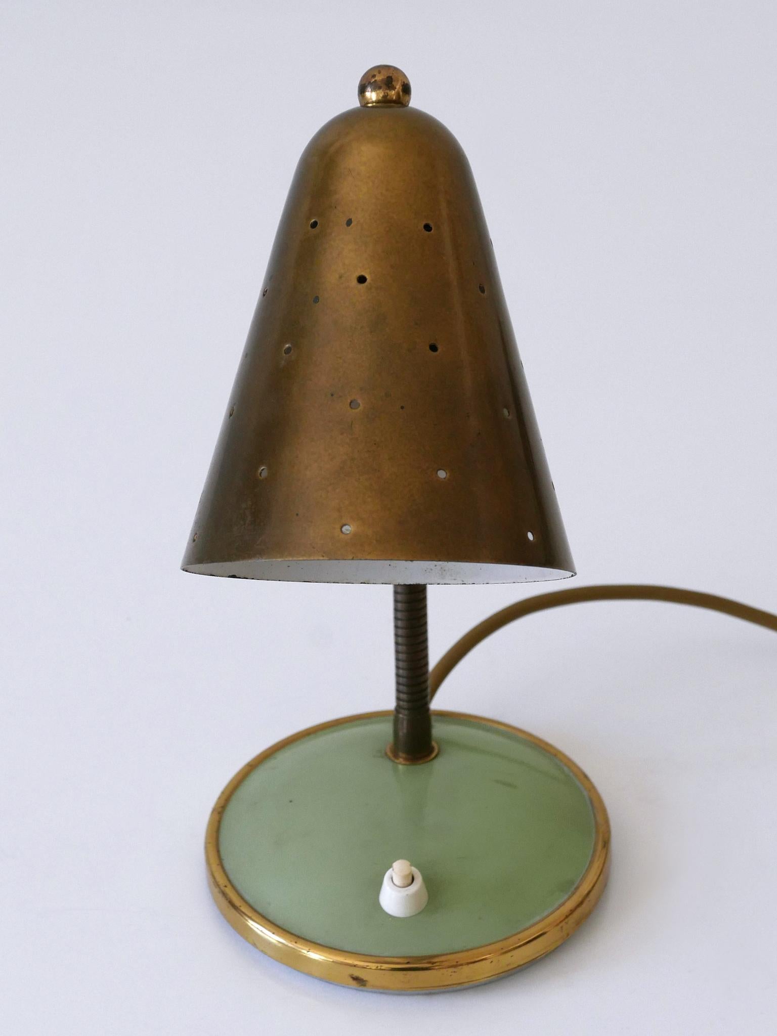 Lampe de bureau ou lampe de table du milieu du siècle par Vereinigte Werkstätten Allemagne 1950s en vente 11
