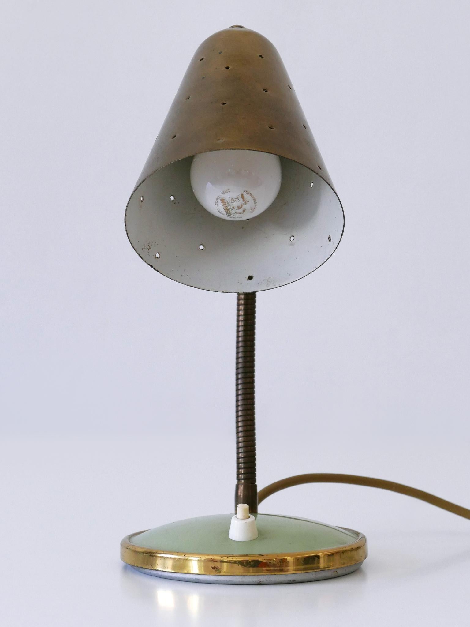 Lampe de bureau ou lampe de table du milieu du siècle par Vereinigte Werkstätten Allemagne 1950s en vente 12