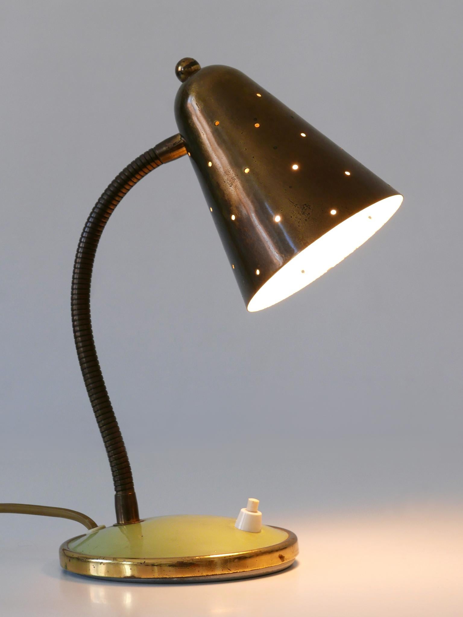 Allemand Lampe de bureau ou lampe de table du milieu du siècle par Vereinigte Werkstätten Allemagne 1950s en vente
