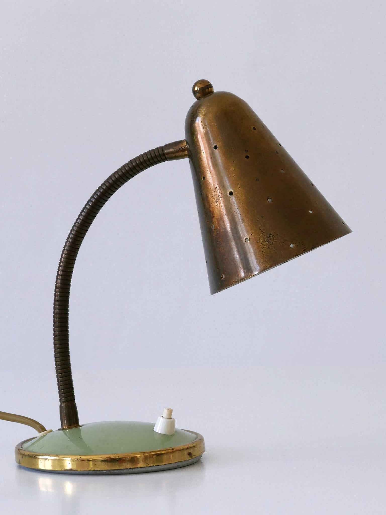 Lampe de bureau ou lampe de table du milieu du siècle par Vereinigte Werkstätten Allemagne 1950s Bon état - En vente à Munich, DE