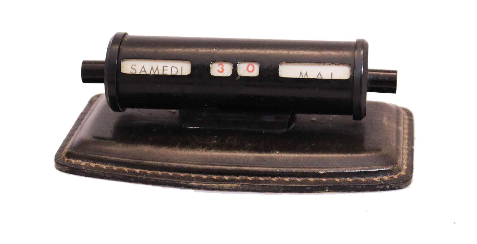 Three-piece midcentury desk accessories French stitched black leather, gold and metal
Three pieces
Letter rack
French rolling calendar date changer
3 section pen tray or desk tidy
Good original vintage condition as removed from a French house