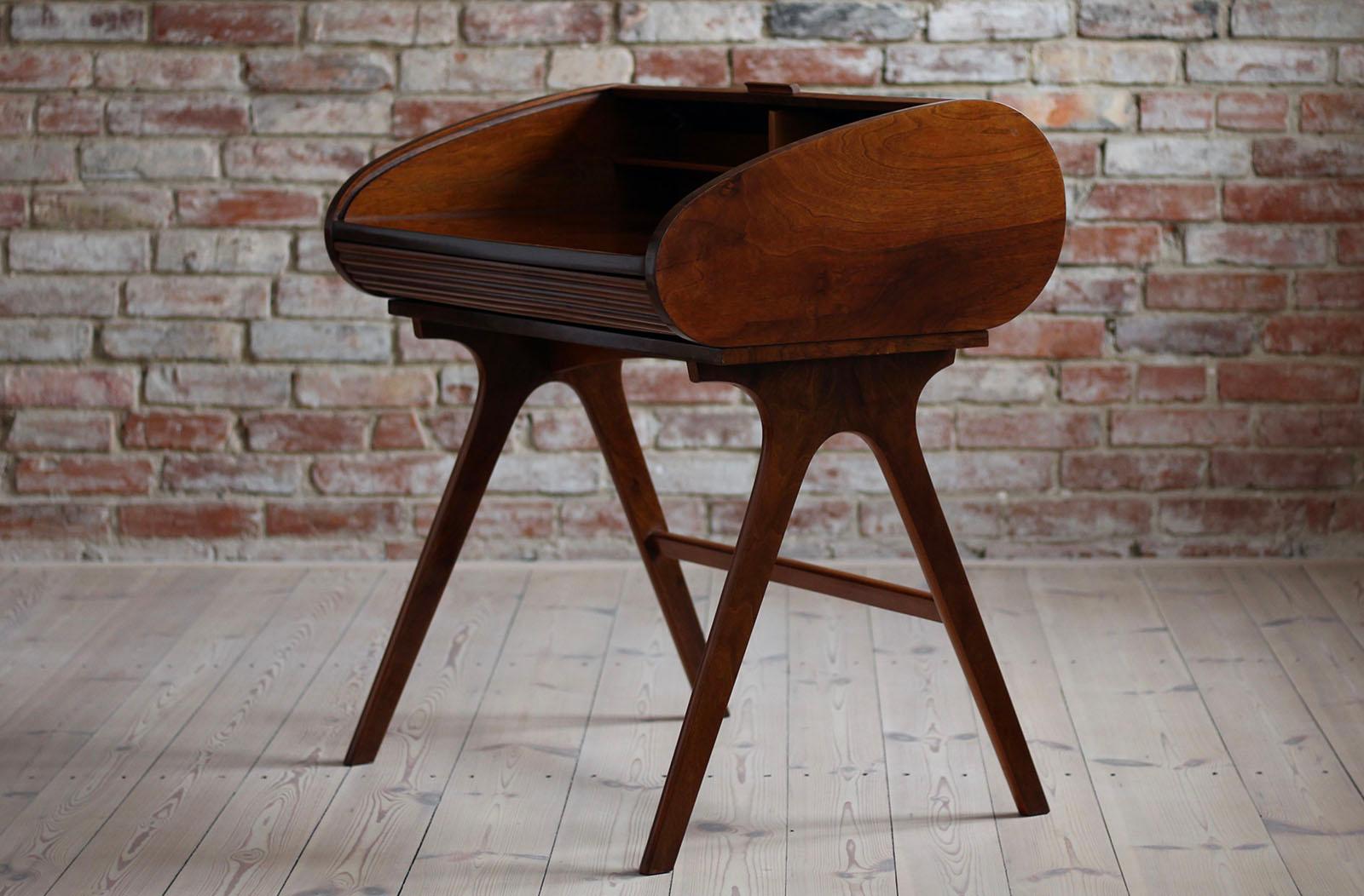 broyhill roll top desk