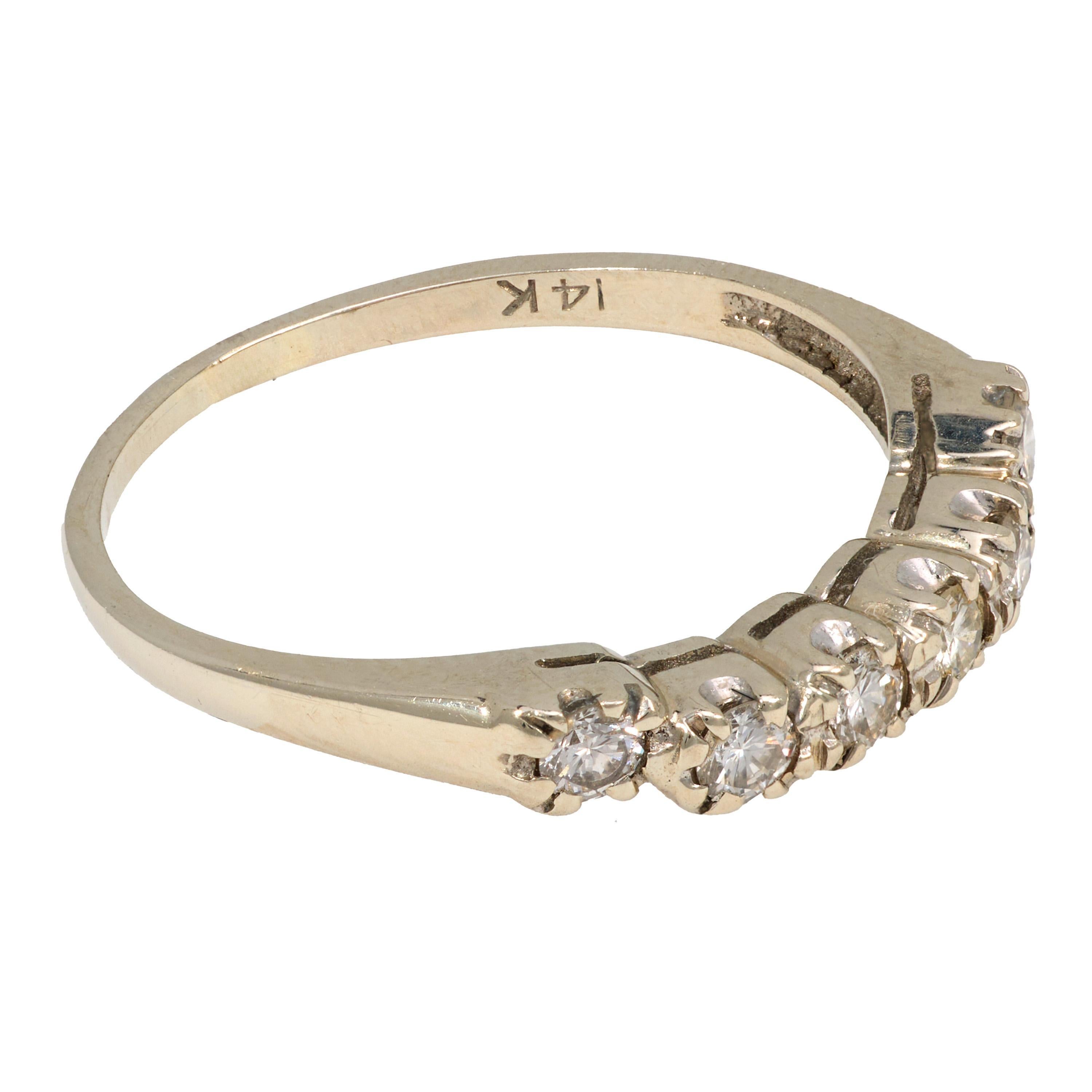 Mid Century diamond 14k white gold wedding band Moderno en venta